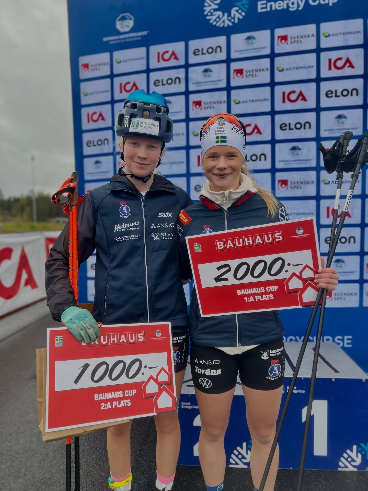 DUBBELSEGER 🥳🥇🥈

Idag visade Agnes hur ett skejtlopp ska &aring;kas n&auml;r hon vinner i &ouml;verl&auml;gsen stil f&ouml;re Malva som ocks&aring; h&aring;ller ihop loppet riktigt bra och s&auml;krar andraplatsen 👑👑 Bra insats &auml;ven p&aring
