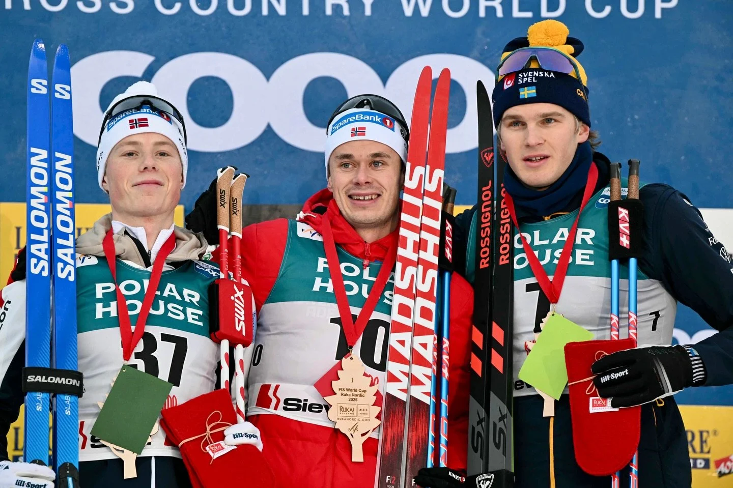 EDVIN TREA P&Aring; MASSTARTEN I RUKA 🥉✨🇸🇪

Efter ett rafflande avslutning p&aring; 20km masstart i v&auml;rldscupen blir Edvin suver&auml;n 3:a 🤩
P&aring; masstarten 20km i Boden hade vi &auml;ven m&aring;nga starka prestationer p&aring; b&aring
