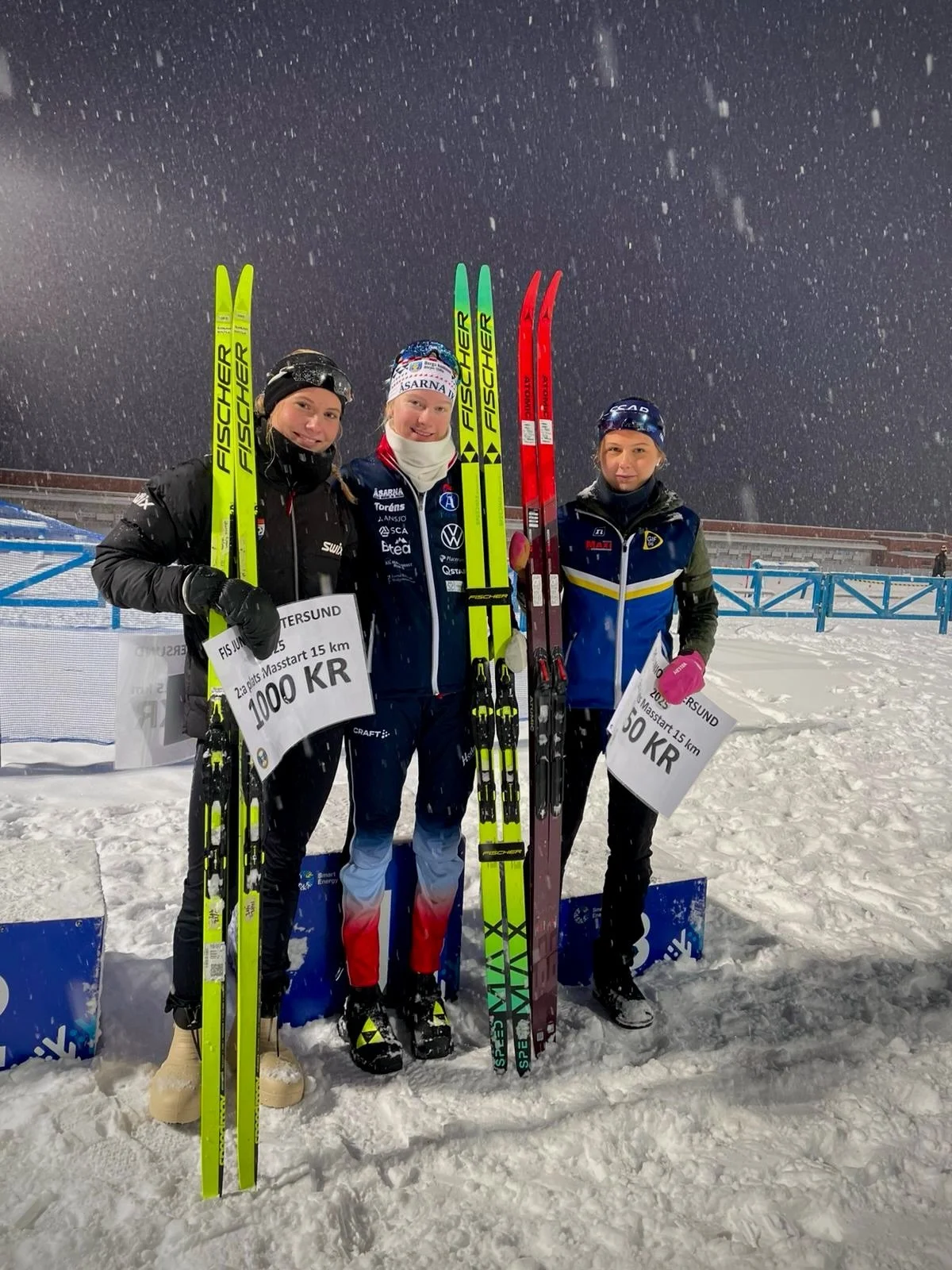 L&ouml;rdagens masstarter bj&ouml;d p&aring; riktigt tuffa f&ouml;rh&aring;llanden och tuffa startf&auml;lt 😮&zwj;💨 Vi hade riktigt bra krigande av alla &aring;kare, l&auml;ngsta str&aring;et idag drog Malva som vinner 15km fristil i &ouml;verl&aum