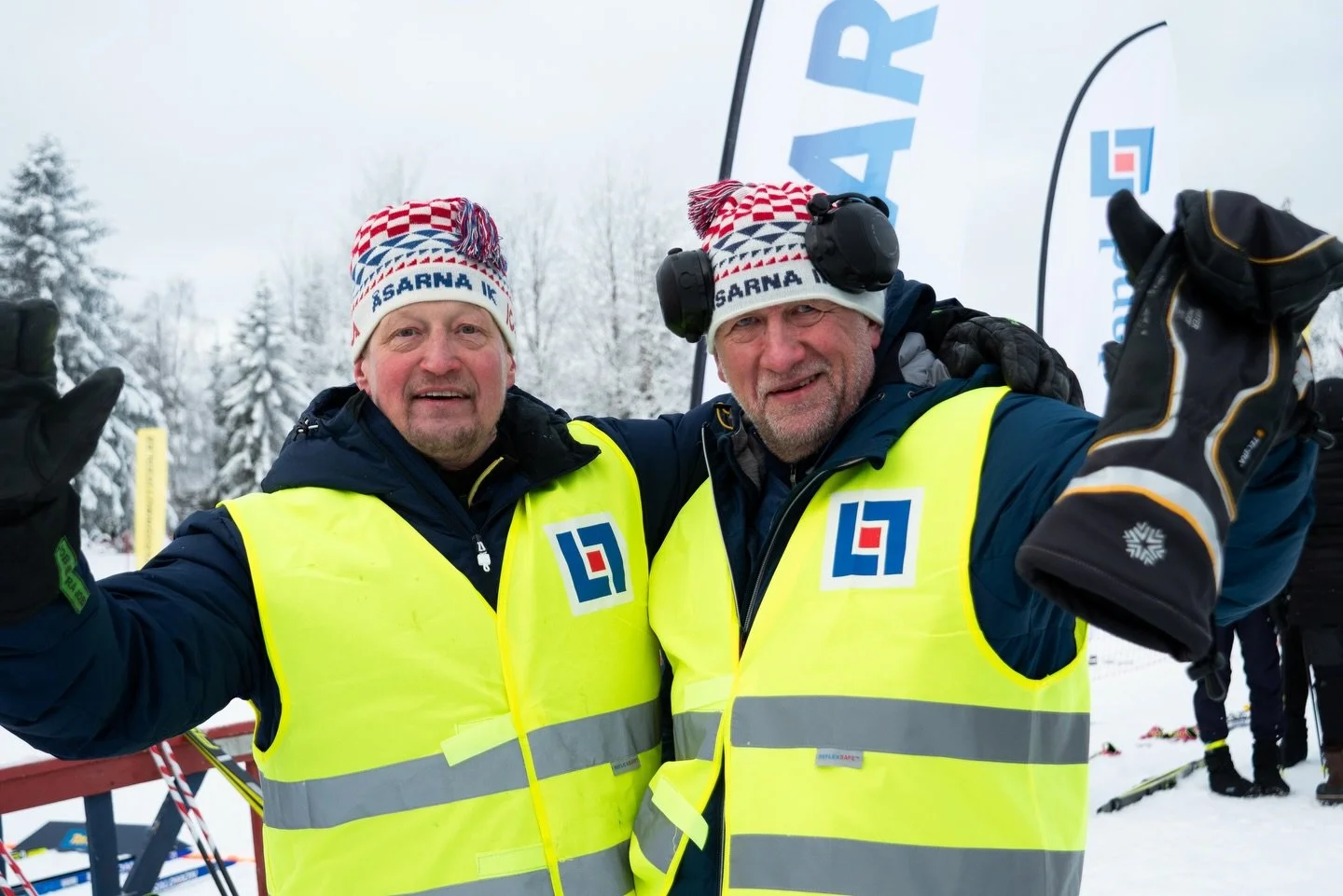 Idag 17:e februari hissar vi &Aring;IK-flaggan och firar &Aring;sarna IK:s nationaldag ❤️🤍💙🎊
_
#&aring;sarnaik #guldbyn #guldbyn&aring;sarna