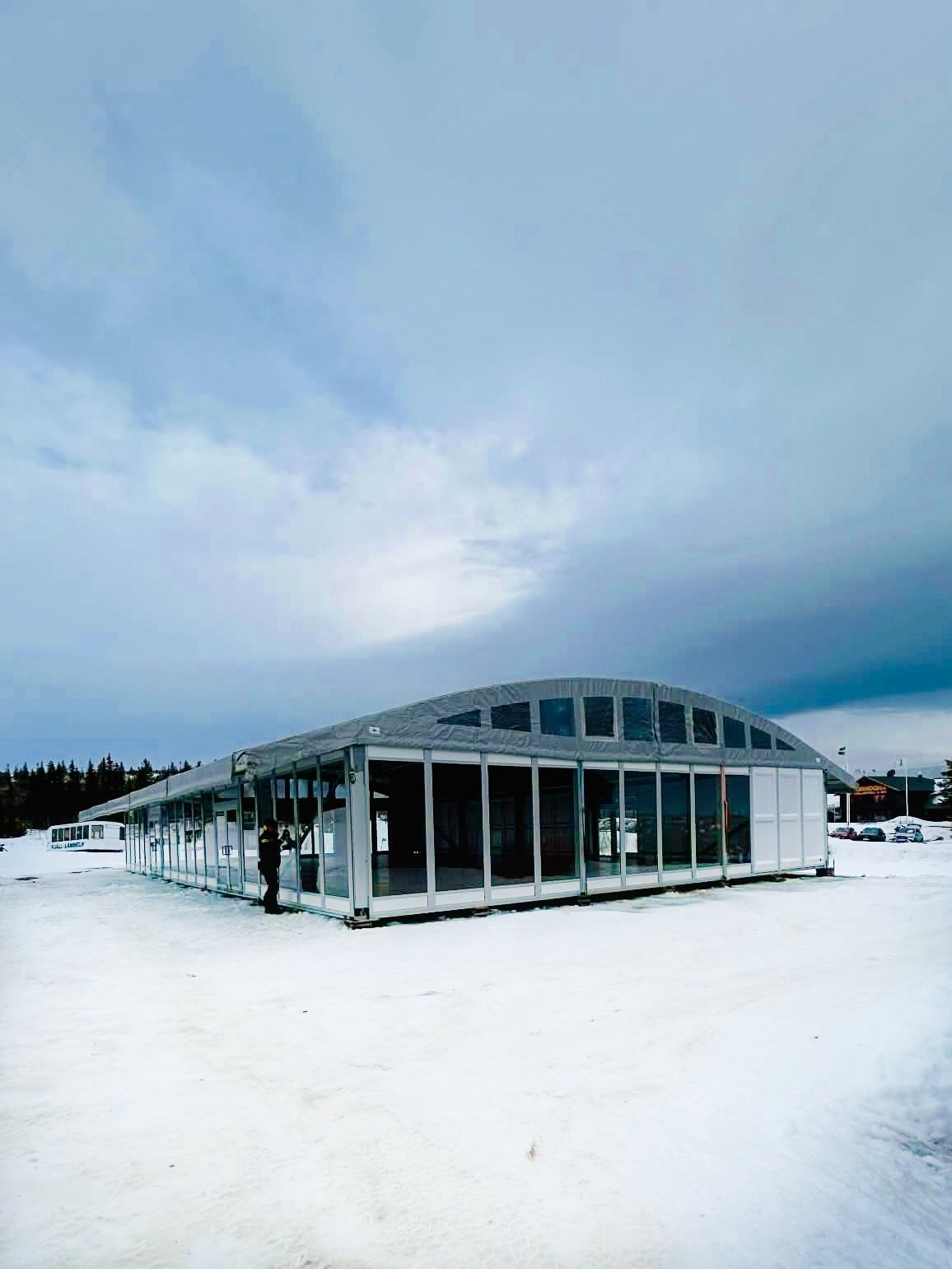 T&auml;ltet &auml;r p&aring; plats p&aring; Storhogna! 🎪

Ytterligare ett tecken p&aring; att det n&auml;rmar sin l&aring;ngfredagen och &Aring;k en mil- vinn en bil 🤩🛠️🪜 Ett starkt g&auml;ng var p&aring; plats ig&aring;r och byggde upp t&auml;lt