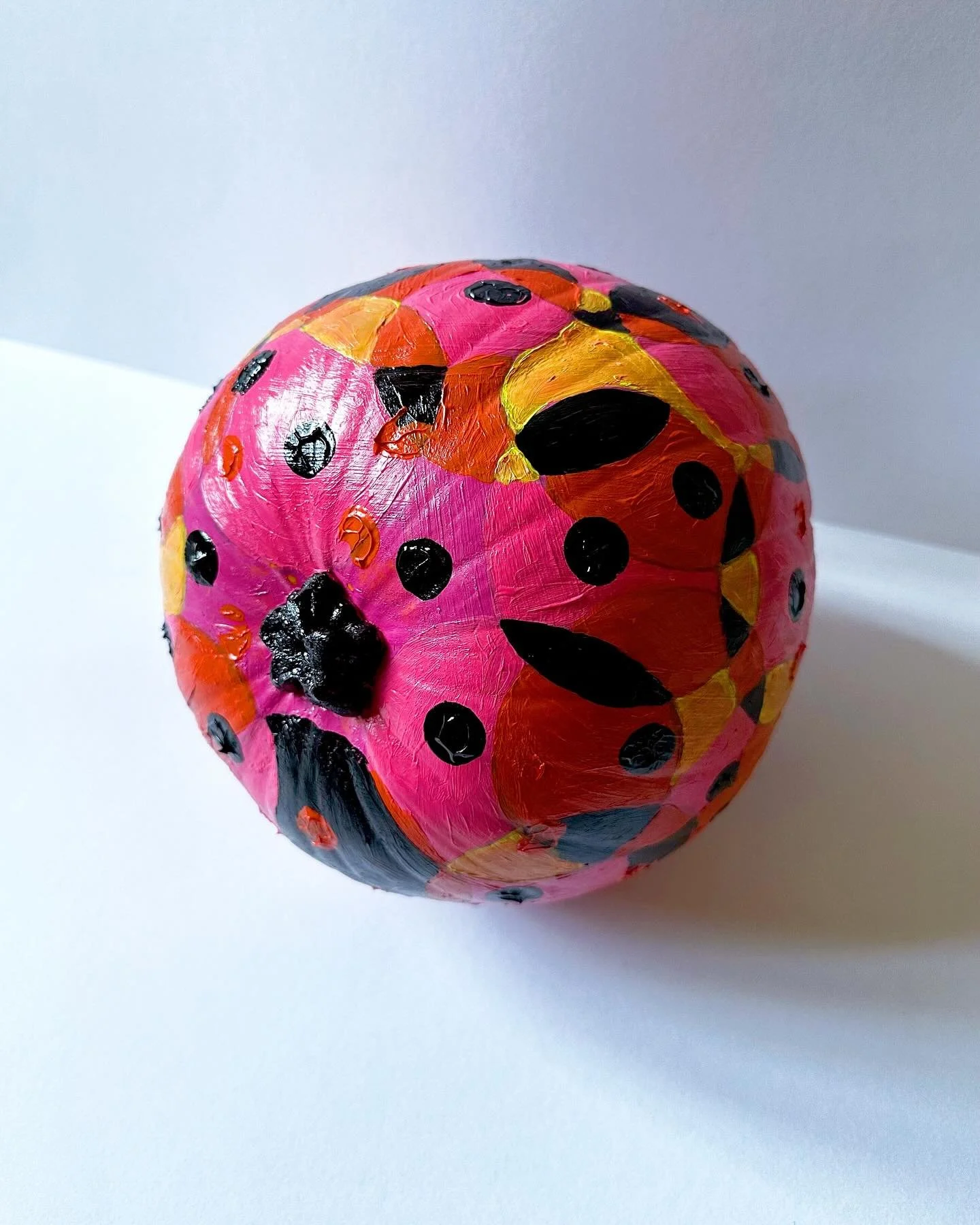 Decorated a pumpkin&hellip; 🎃 
.
.
.
.
.
.
.
.
#seasonspoetry #myhappyviews #livecolourfully #itsthelittlethings 
#nothingisordinary #thehappynow #flashesofdelight #momentsofmine #livethelittlethings  #inspiredbynature #happyhalloween