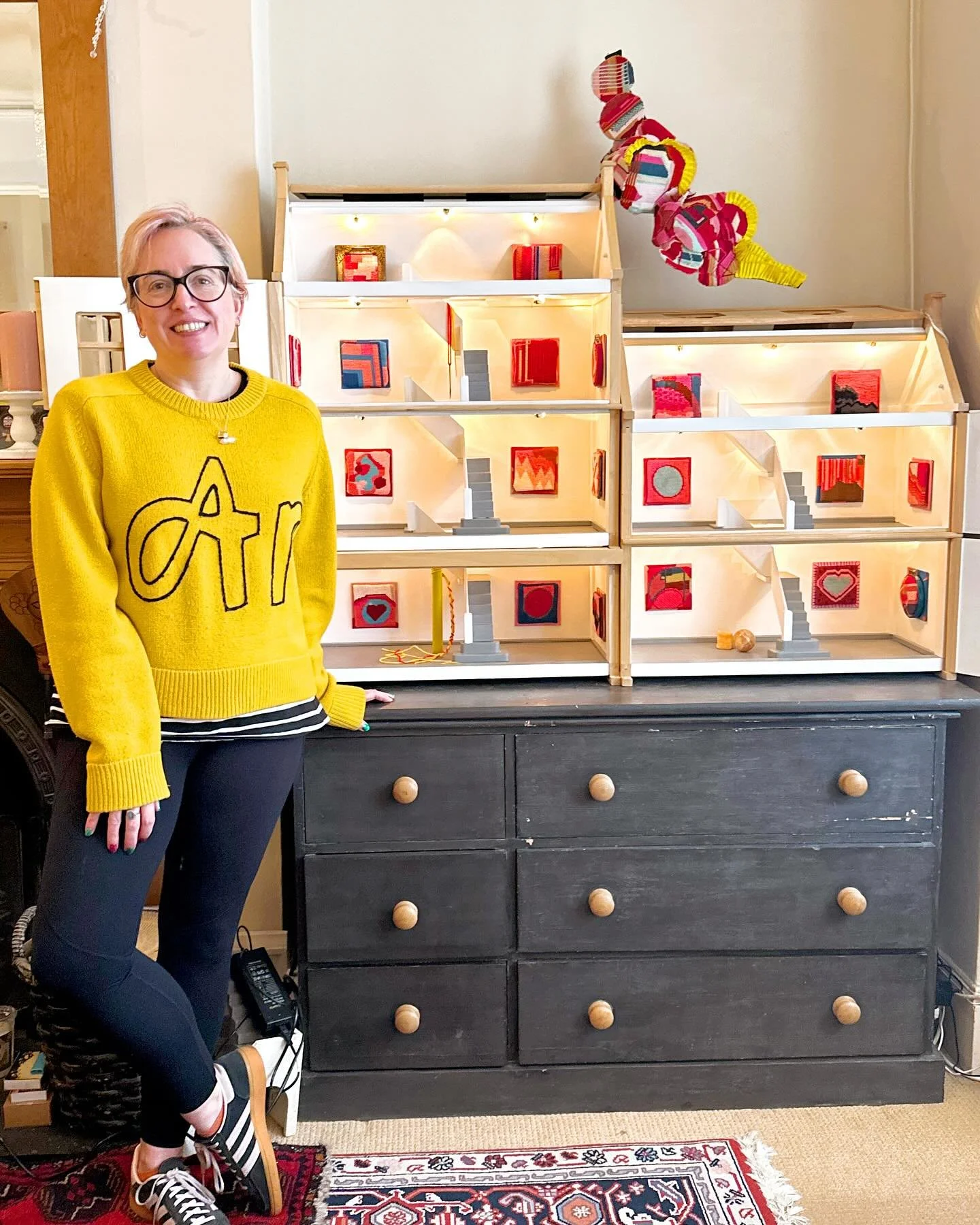 And so it begins! &ldquo;No Words&rdquo; @small_house_gallery is here! I&rsquo;ll be posting most days between now and 31 January so you can see the whole show 😊
.
.
.
.
.
#textileart #textileartist #contemporaryart #femaleartist #womenartists