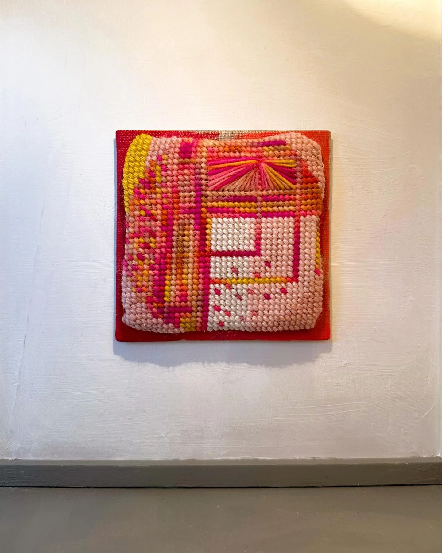 &ldquo;No Words&rdquo; @small_house_gallery 
.
.
.
.
.
#textileart #textileartist #contemporaryart #femaleartist #womenartists