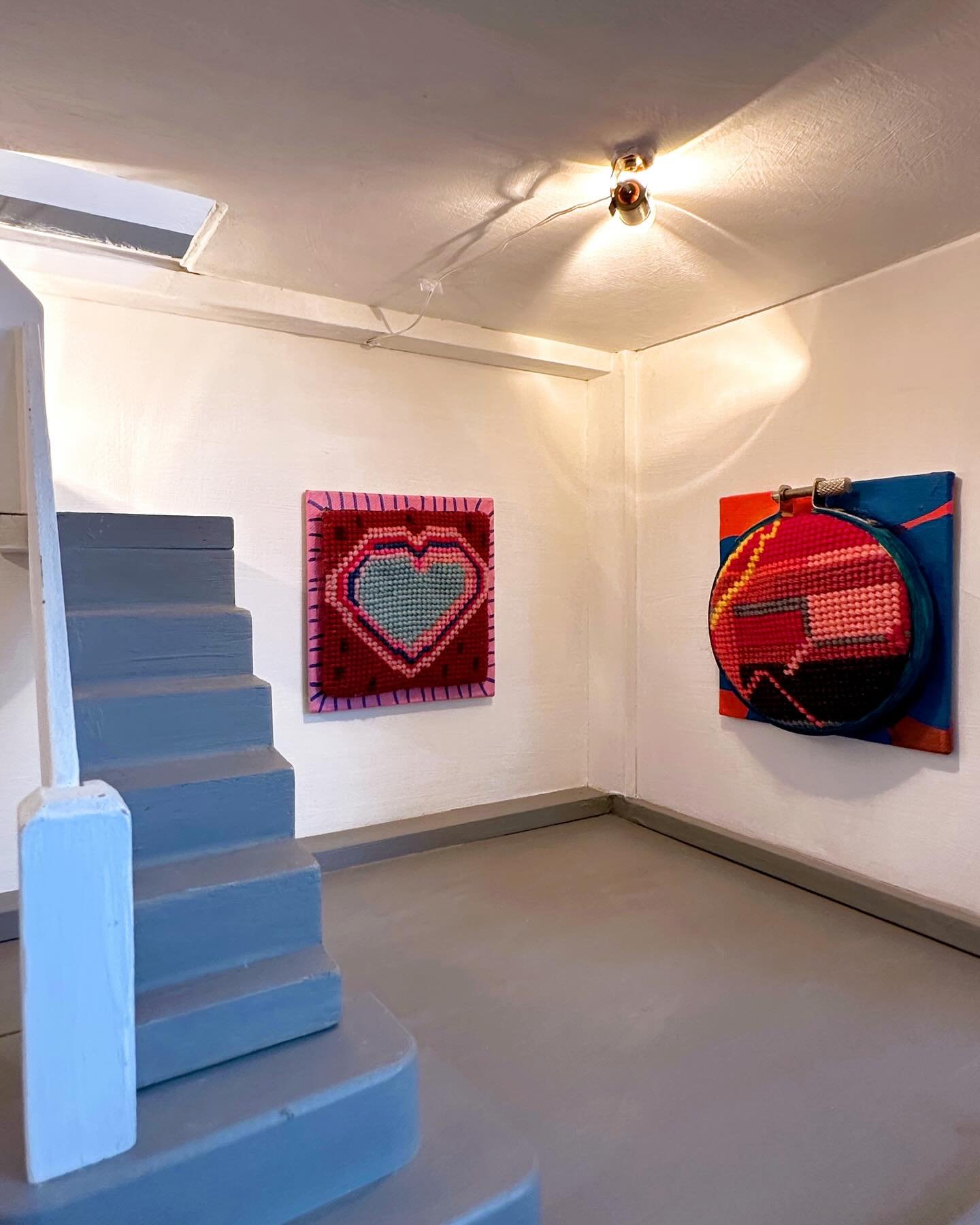 &ldquo;No Words&rdquo; @small_house_gallery 
.
.
.
.
.
#textileart #textileartist #contemporaryart #femaleartist #womenartists