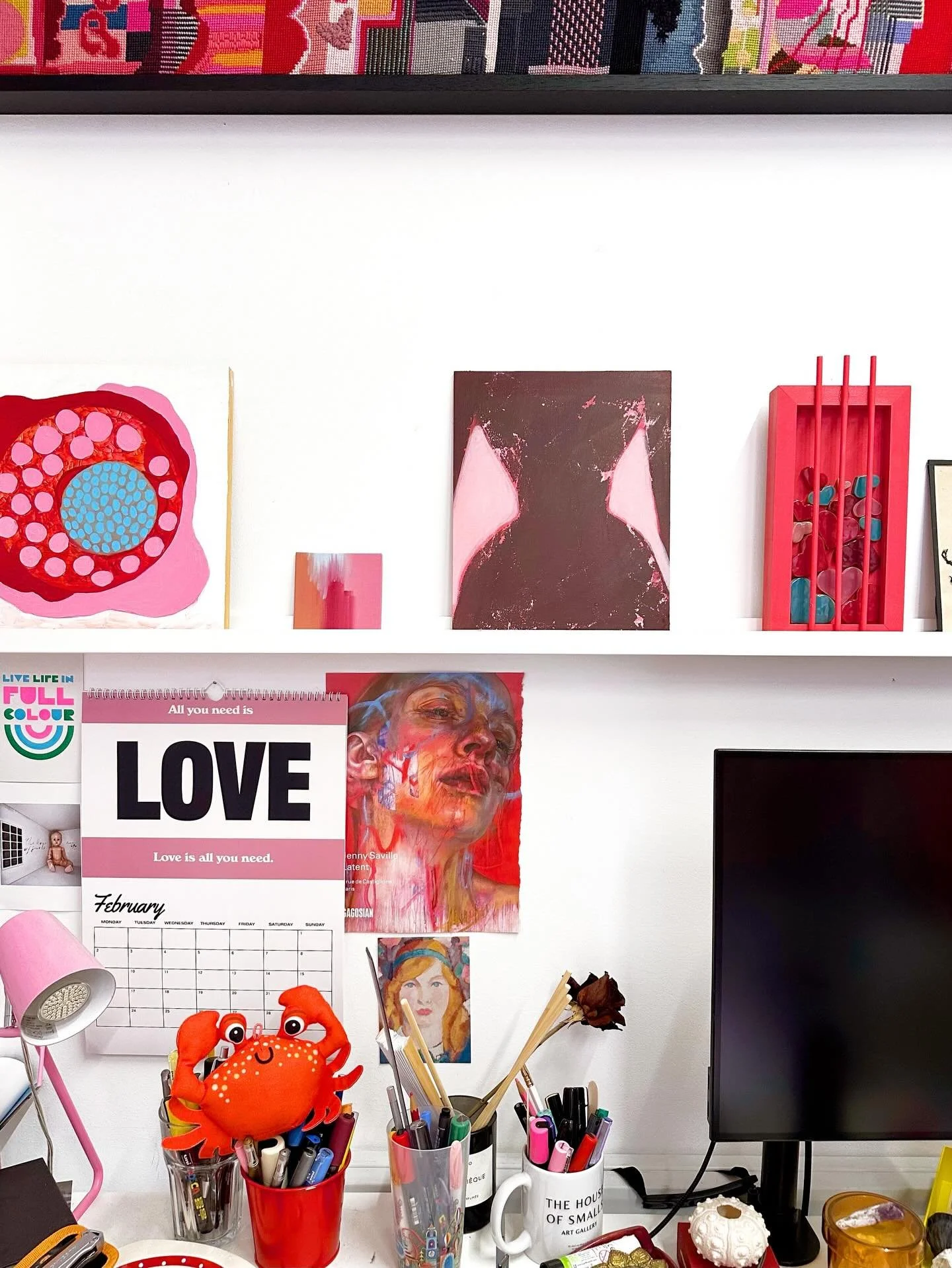 Monday studio shelfie 😊
.
.
.
.
.
.
.
#artiststudio #artstudio #contemporaryart #artistlife #womenartists