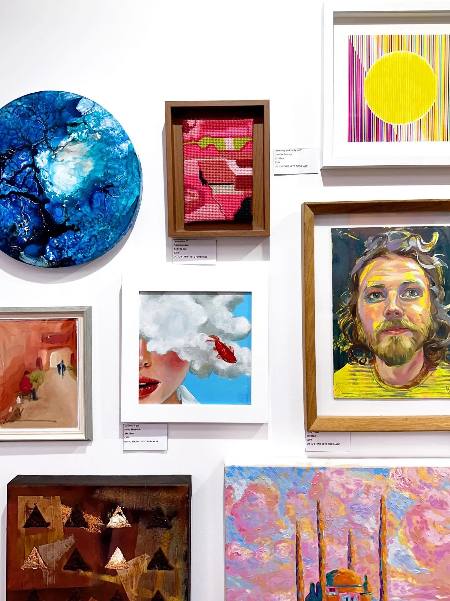 Getting ready for day 3 @theotherartfair - I also have a piece on the under &pound;300 wall so do check that out too -  come and see me on stand 180!
.
.
.
.
.
.
.
.
.

#TheOtherArtFair #TheOtherArtFairLDN
#textileart #textileartist #womenartists