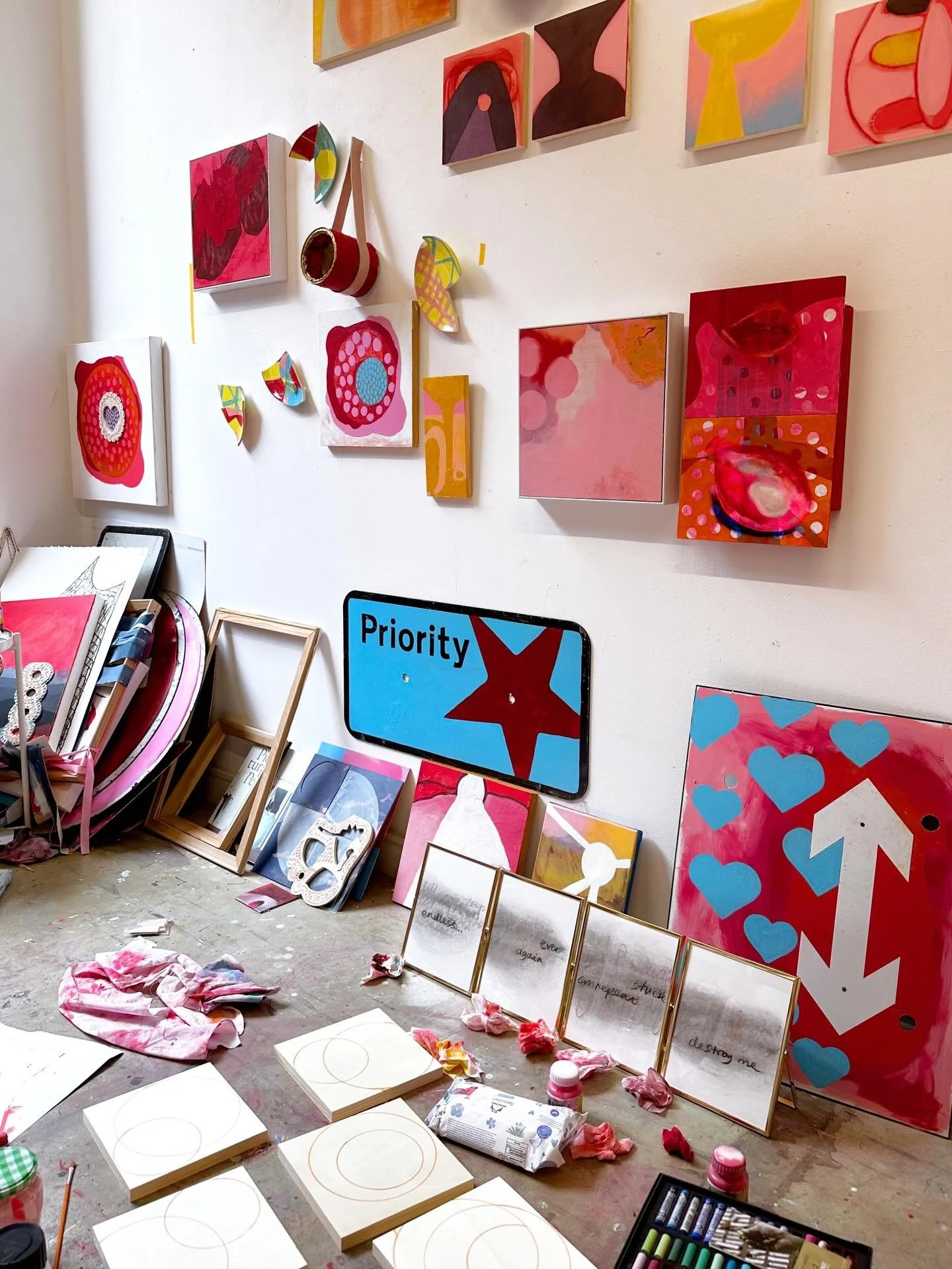 Getting ready for open studios! Come and see me @ascstudios in Croydon on 24/25 April. I&rsquo;m having a bit of a clear out, so expect some bargains! 
.
.
.
.
.
.
.
#artiststudio #artstudio #contemporaryart #artistlife #womenartists