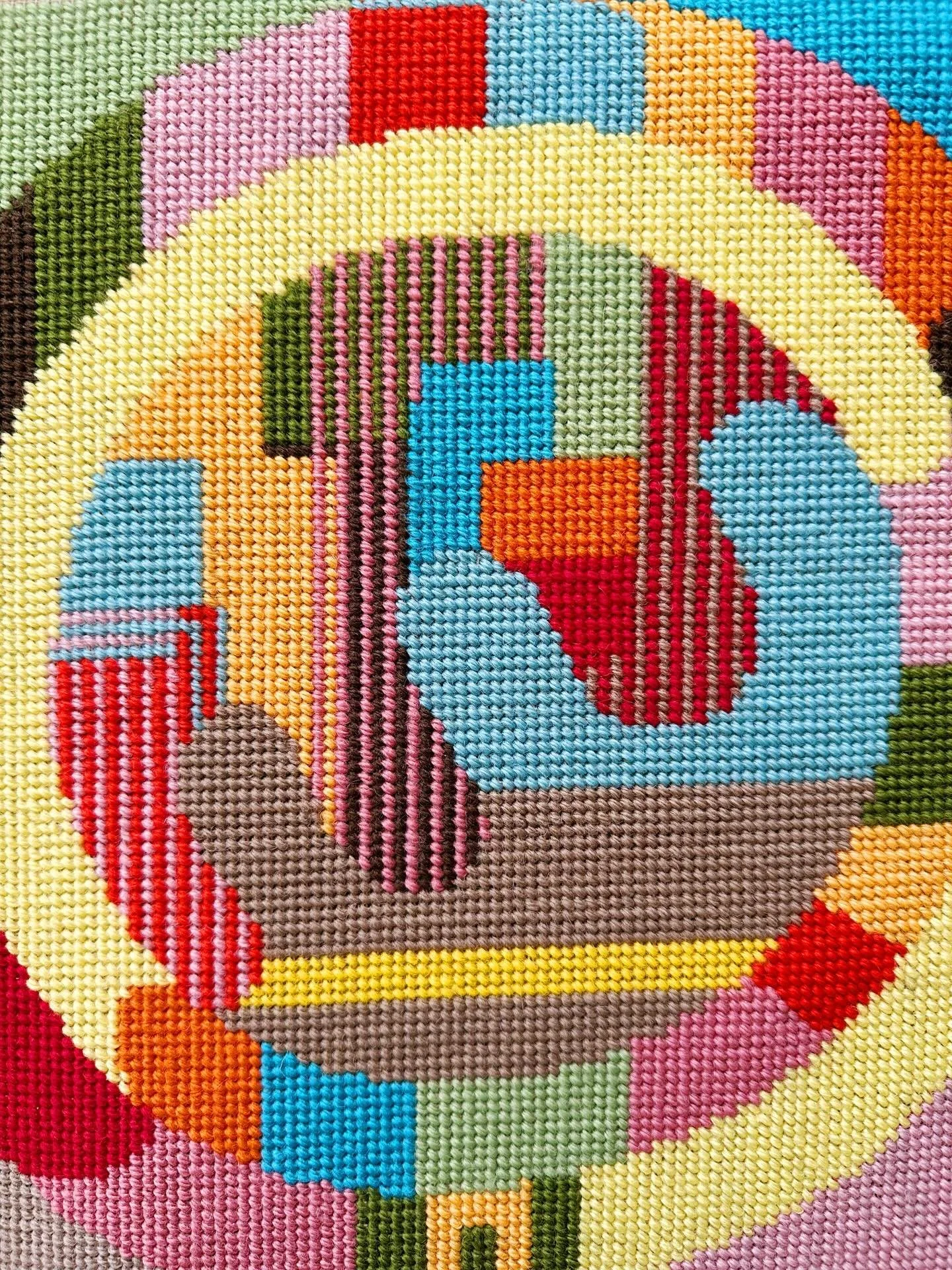 Another finished tapestry! 
.
.
.
.
.
.
#abstracttextiles #modernwallart #artisanmade #contemporarytextiles #moderntextiles