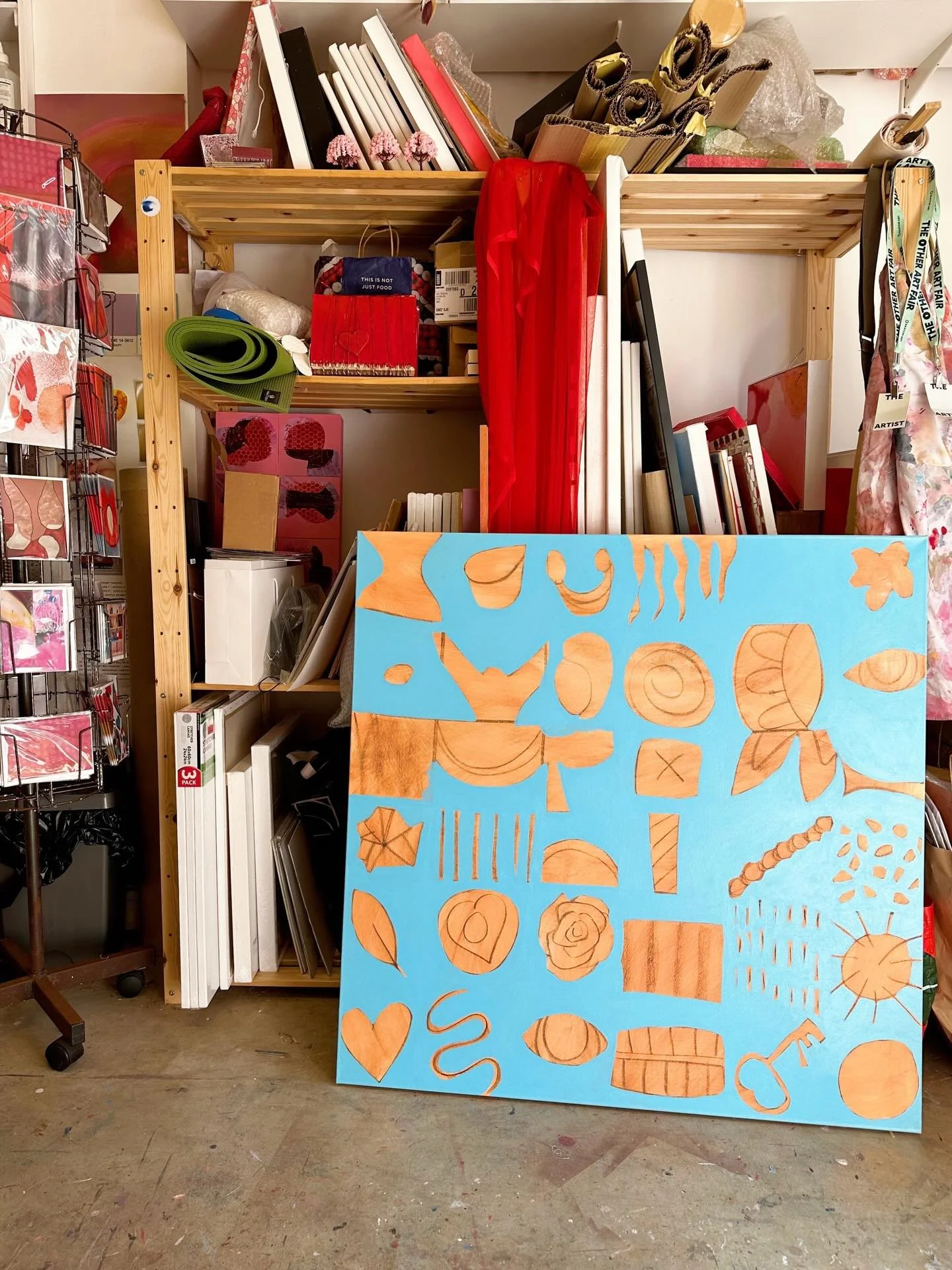 The messier side of the room 😂. Open again from 1-6pm today - come and see us @ascstudios Croydon.
.
.
.
.
.
.
#MixedMediaArtist
#ContemporaryArtDaily
#ArtForSaleOnline
#BuyOriginalArt
#AbstractMixedMedia