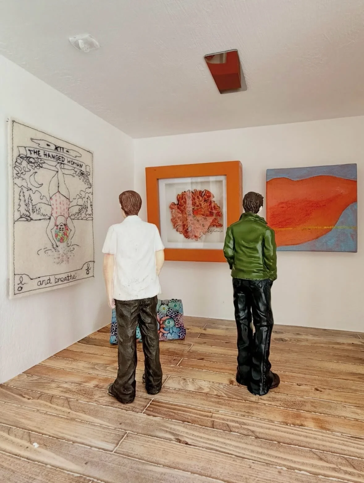 Last chance to see Waiting to Exhale @thehouseofsmalls - closes this Saturday 20 June. 
.
.
.
.
.
.
.
.
.
#MixedMediaArtist
#ContemporaryArtDaily
#ArtForSaleOnline
#BuyOriginalArt
#Edinburgh