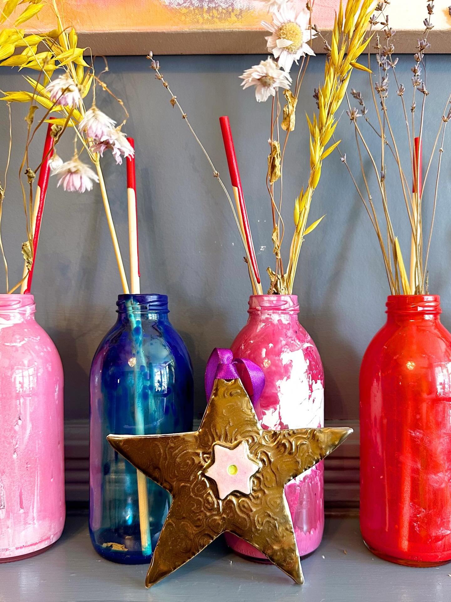 My golden star! ⭐😍 Thank you so much to @adrienneroberts4221 for making gold stars for the #CAOSArt26 golden artists (the 9 of us who have taken part in @carshalton_artists open studios every year). We all have them on display and you can find us vi