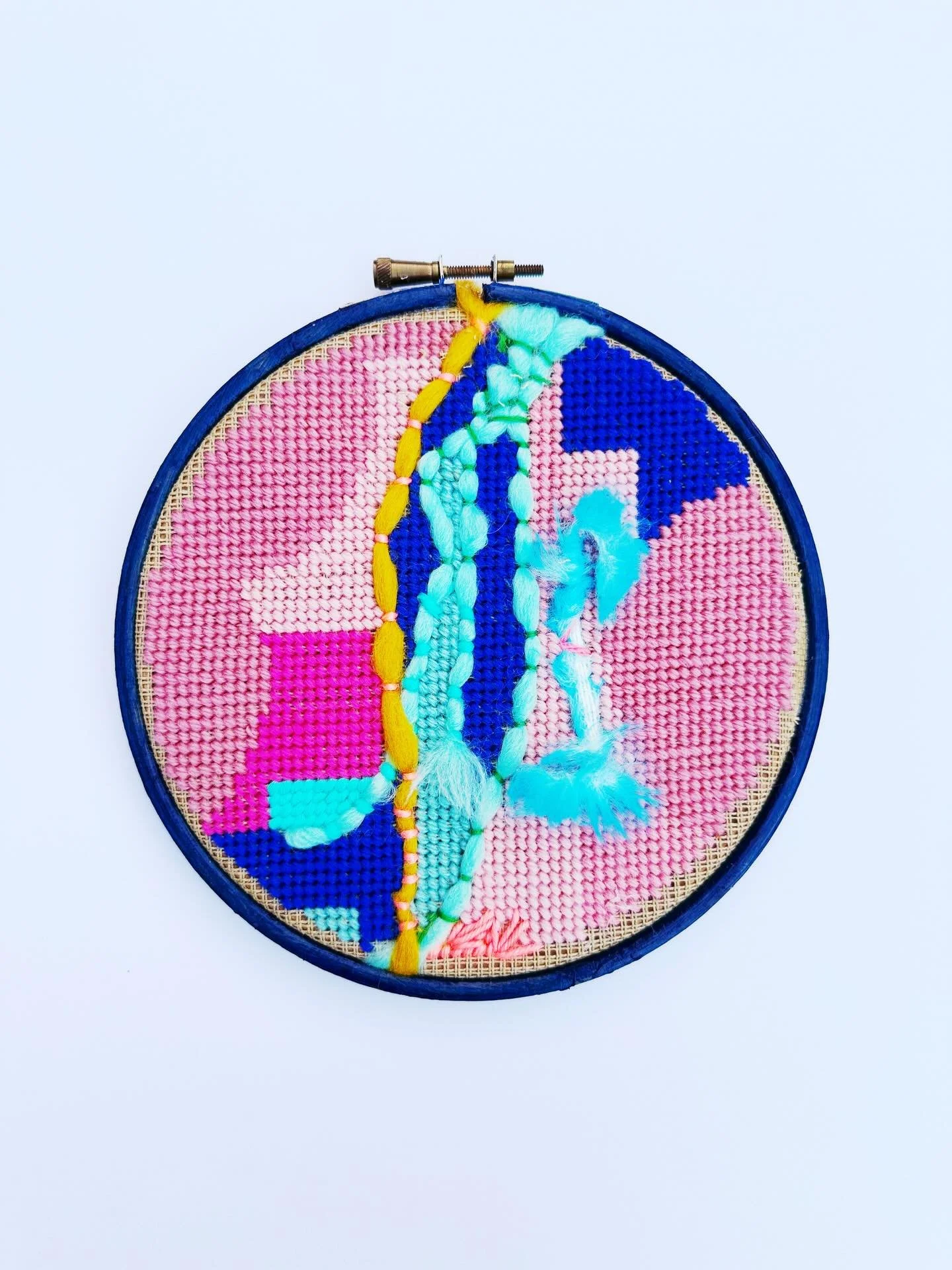 Finished off the hoop&hellip; 
.
.
.
.
.
#textileart #fibreart #contemporarytextiles #moderntextiles #textileartist