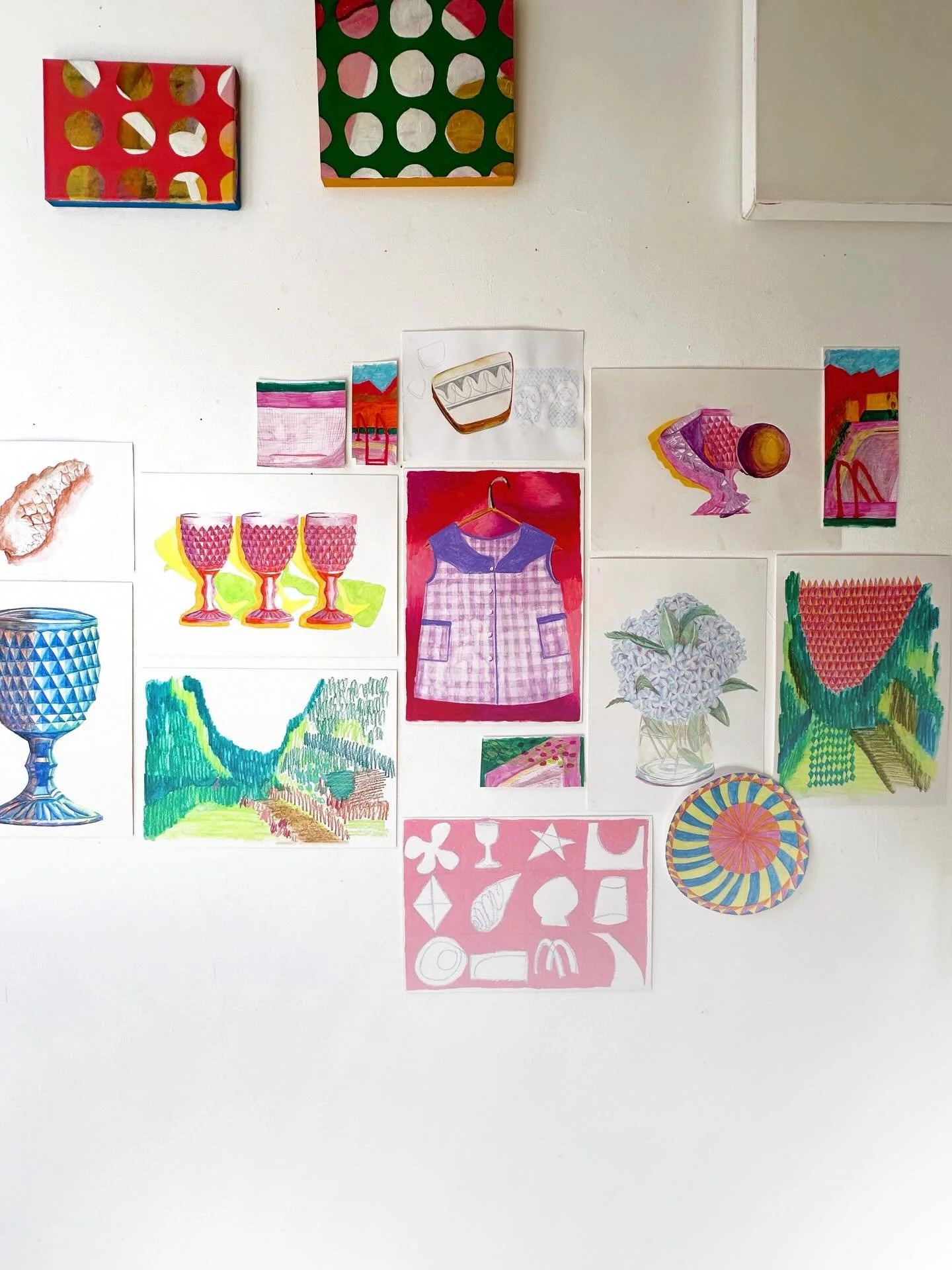 Back in the studio and hung up all my holiday drawings to inspire new work. I have some photos on the way to join this little lot as well. 
.
.
.
.
.
.
.
#artiststudio #artstudio #contemporaryart #artistlife #womenartists