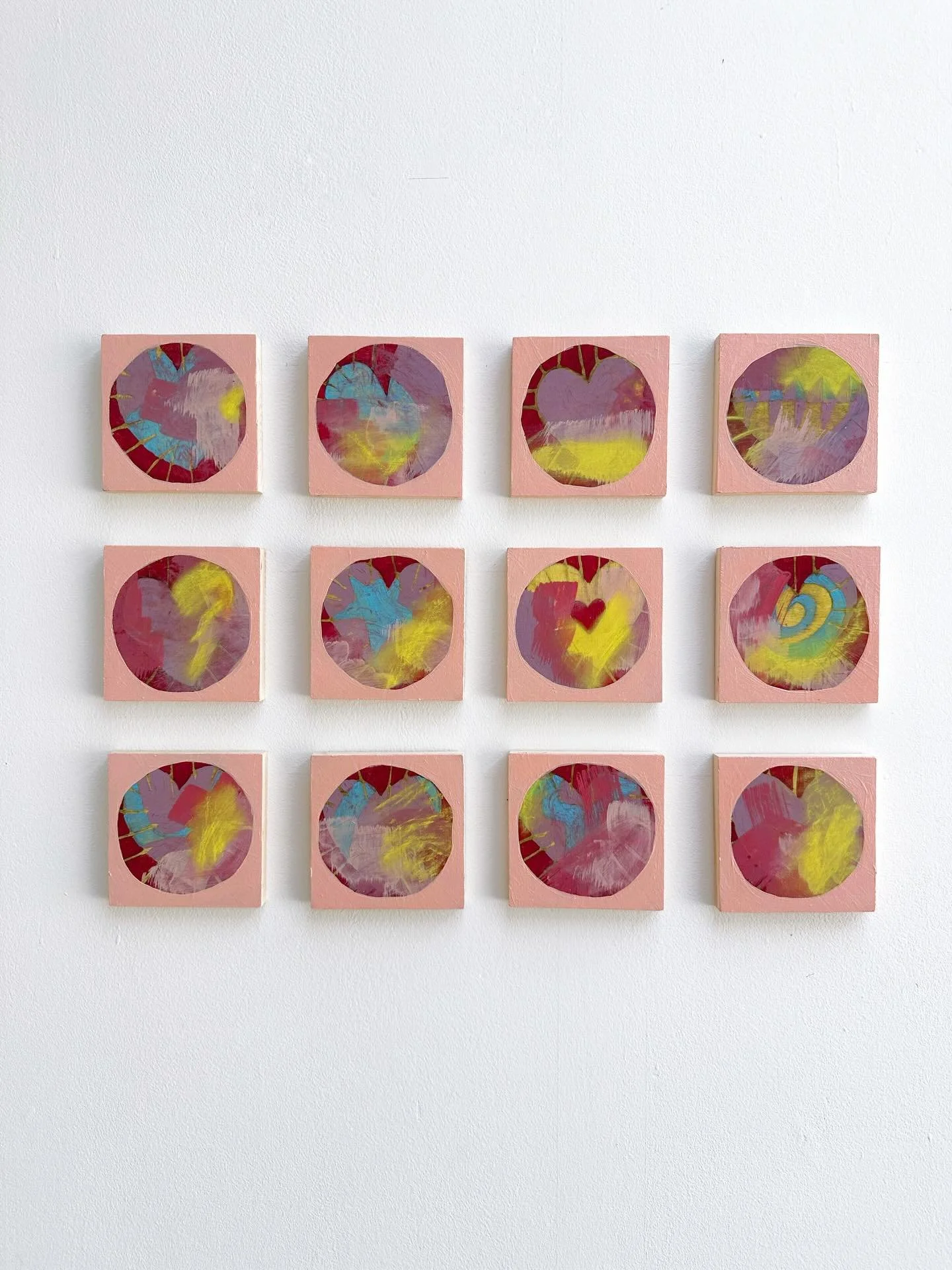 Another look at the new minis! These will be going up on my website soon. Join the mailing list to be the first to know! Link in profile. 
.
.
.
#buyart #artforsale #originalartforsale #affordableart #womenartist