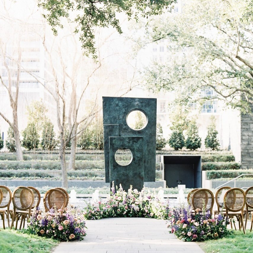 Lush floral for a intimate ceremony will always be my favorite!! 

Creative partners:
Planner: @lauryne.weddings&nbsp;
Photographer: @chualeephotography&nbsp;
Florist: @catherinehuynhdesign&nbsp;
Venue: @nashersculpturecenter @nasherevents&nbsp;
Cake