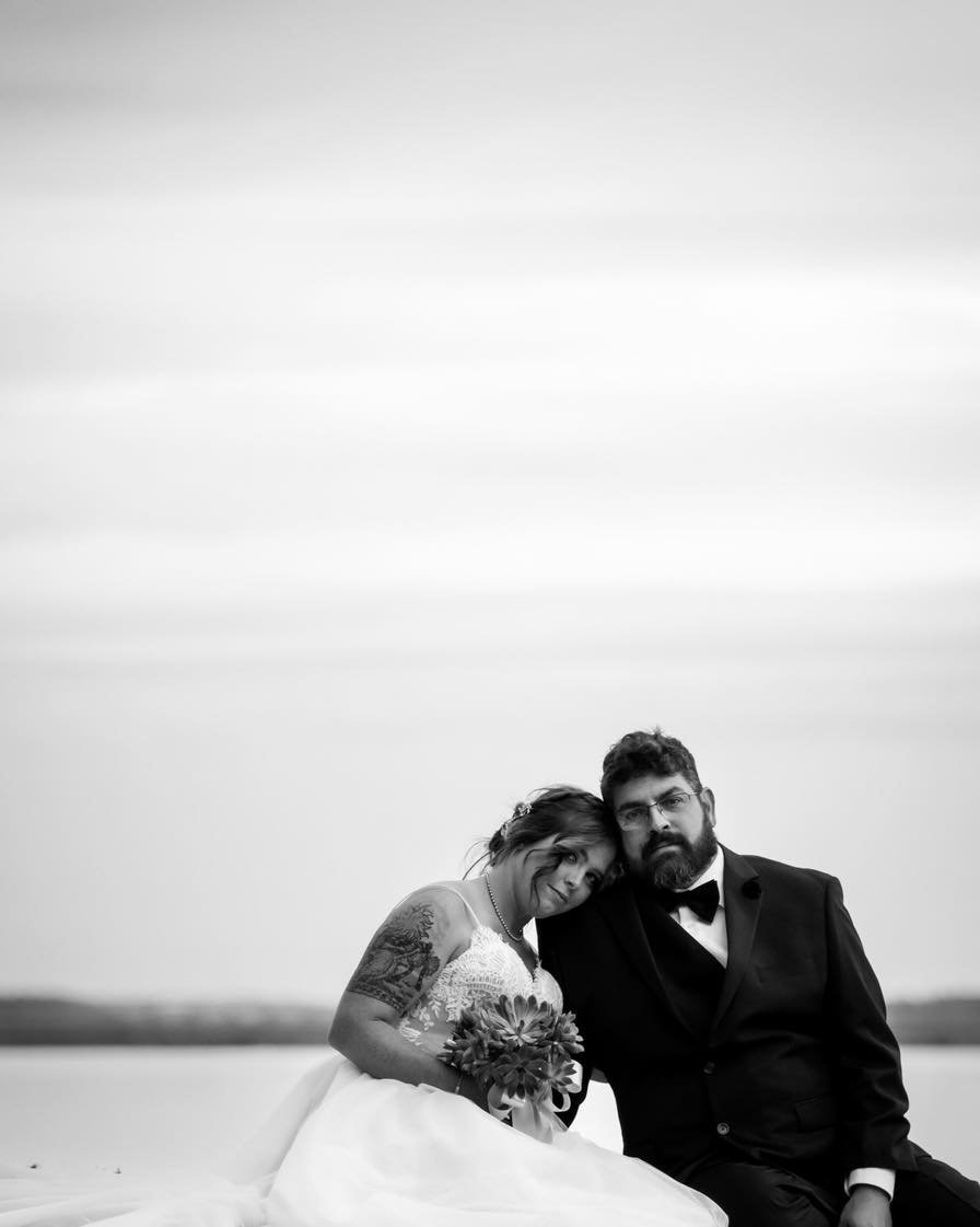 Lost in a timeless moment, where love and elegance meet on the hilltops. 🖤🤍
.
.
.
#daresayweddings #weddingphotographer #EternalLove #lookslikefilmweddings #blackandwhitephotography #904weddings