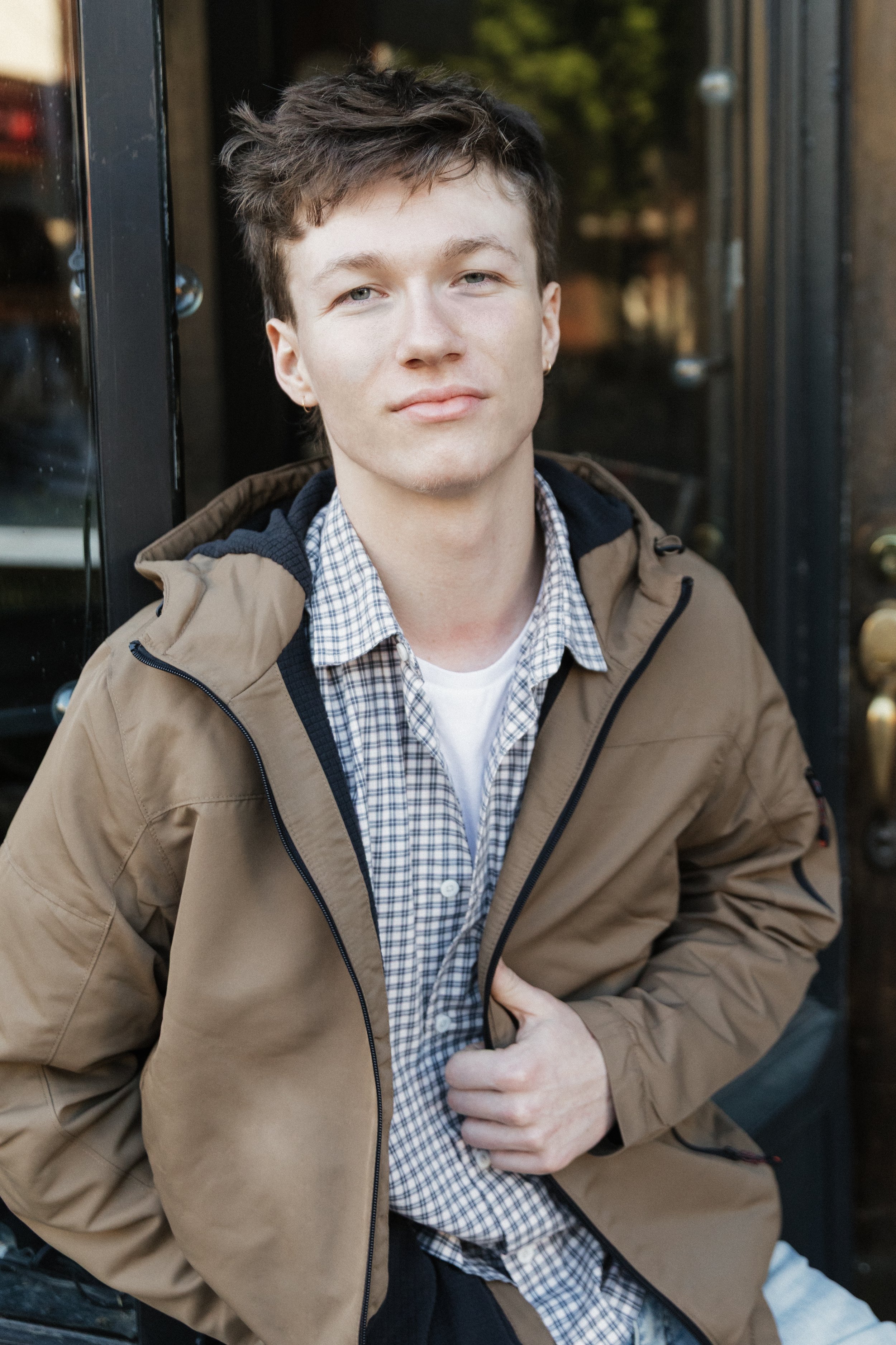Outdoor senior photo session at Smith Park serving Franklin, Brentwood, and Belle Meade seniors
