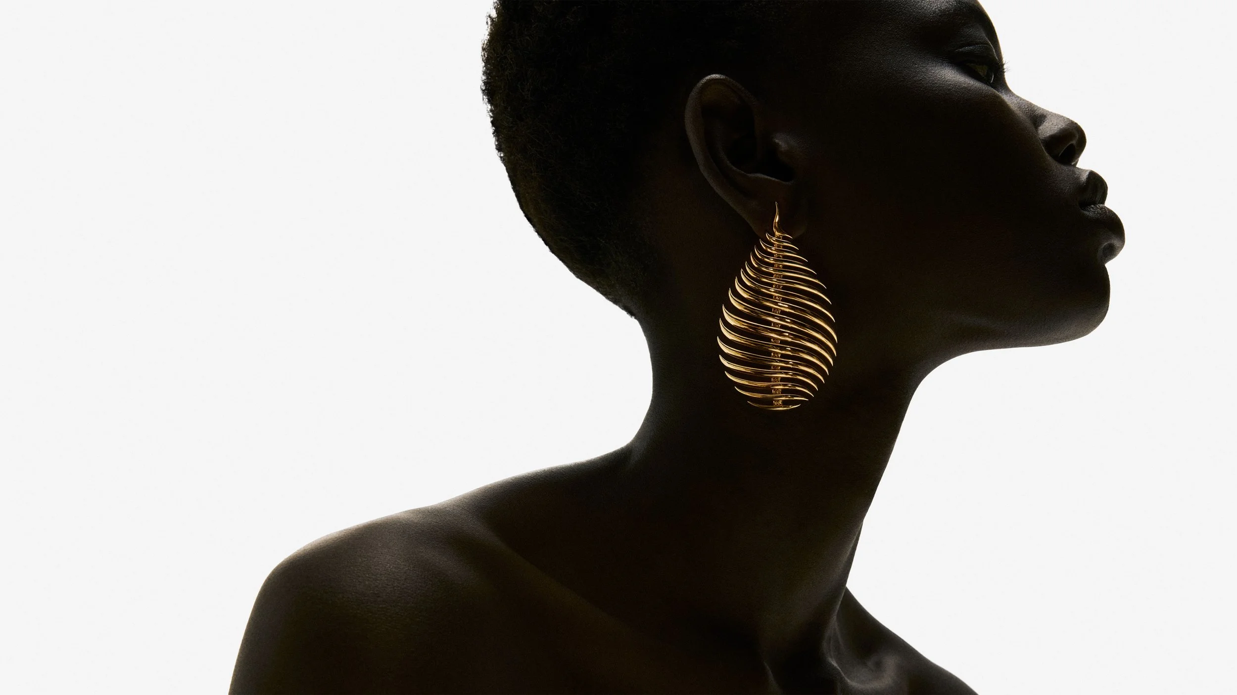 Fine jewellery web design for Fernando Jorge – minimal, tactile layout reflecting craftsmanship