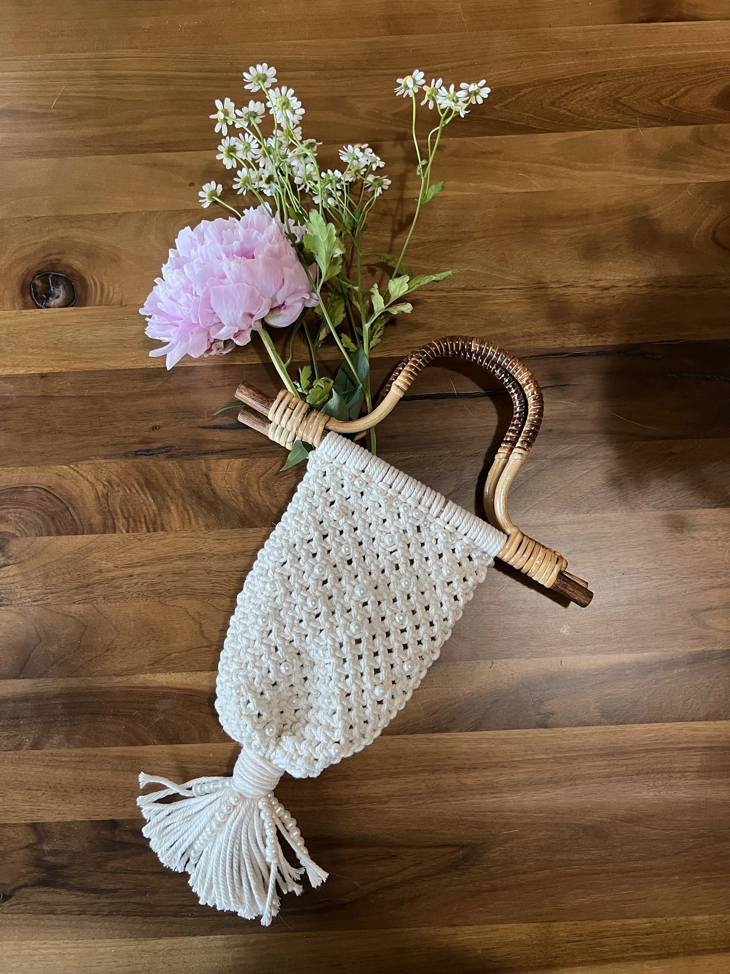 Macrame clutch with pearls