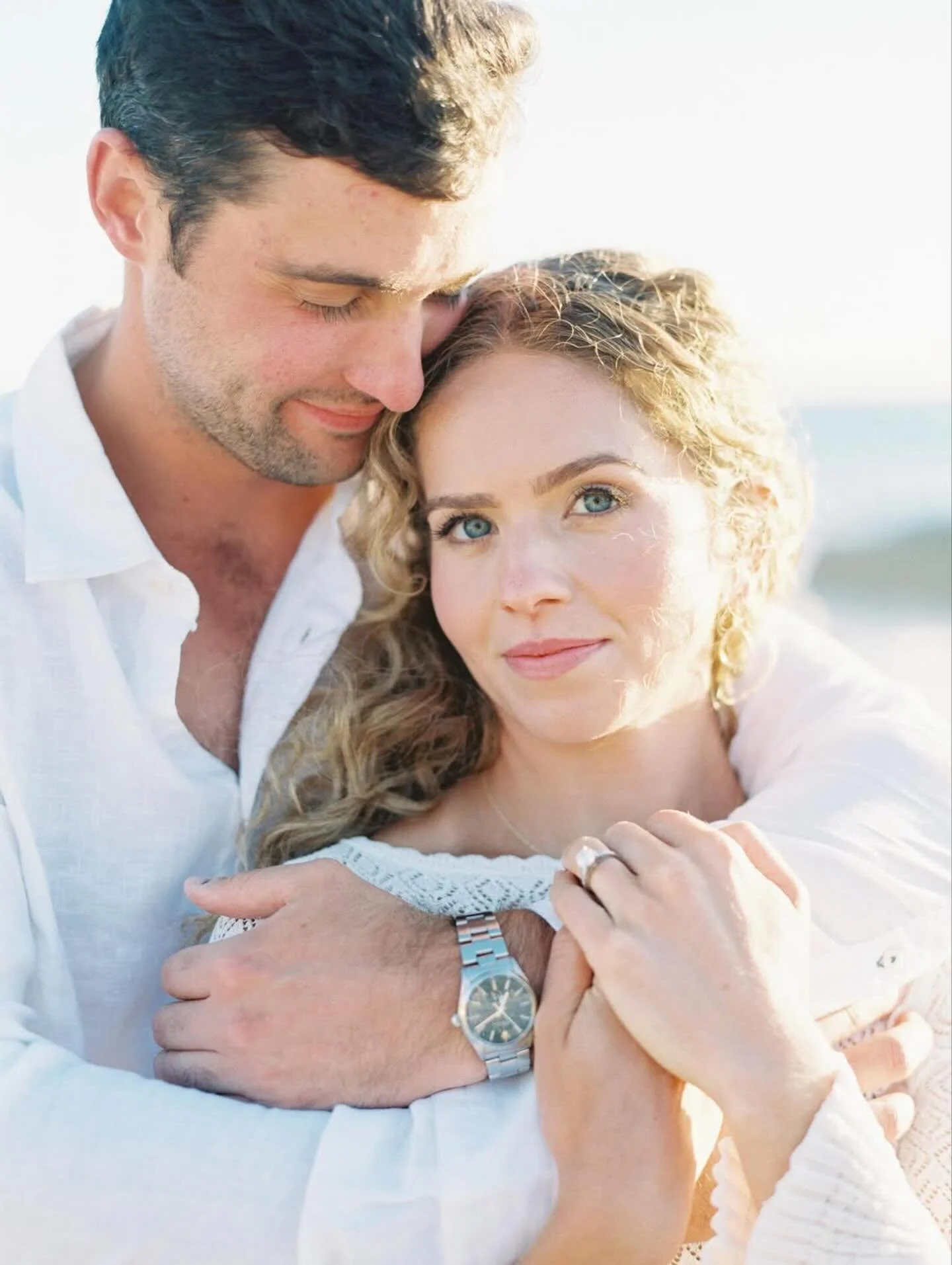 Captured in that dreamy, coastal glow 🌊 a beautiful collection of photos from @teeandrebecca 🎞️