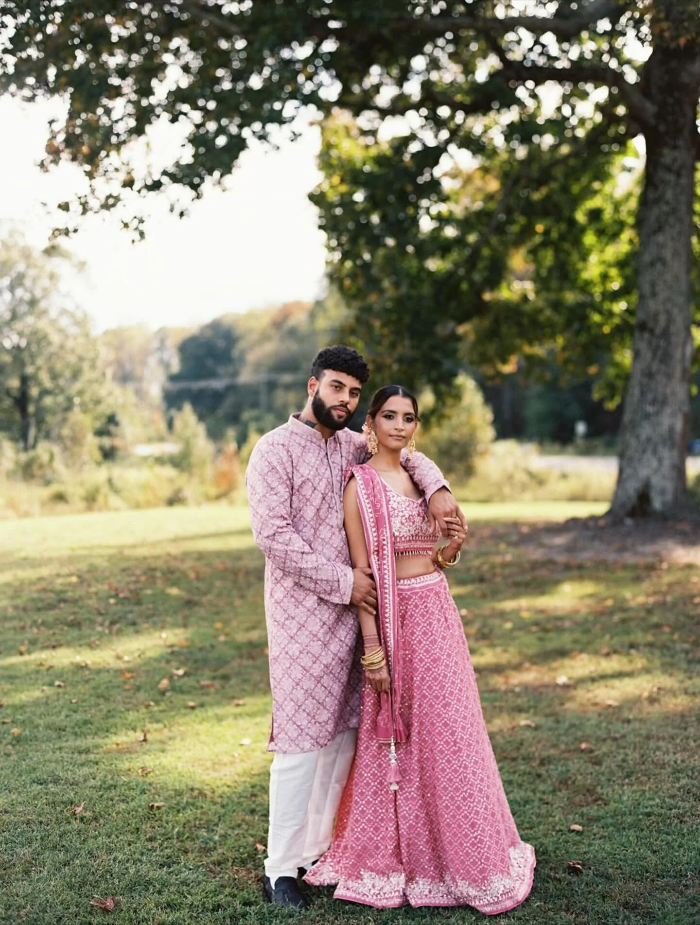 Pretty in pink 💕 Loving the colors in these stunning photos from @casiemariephotography 🎞️