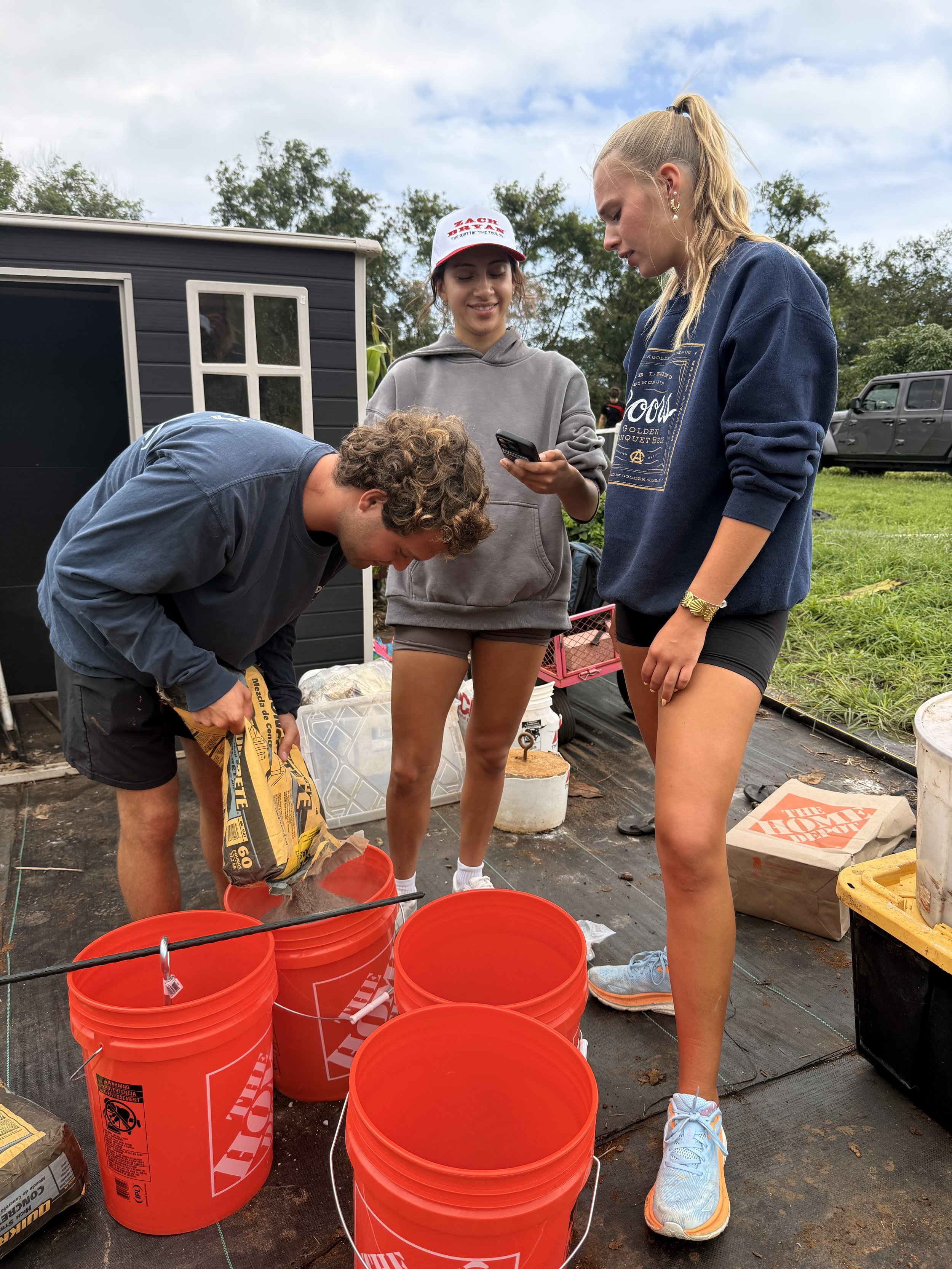 getredyfarm_askvash_smallfarm_hawaii_volunteerday4.jpeg