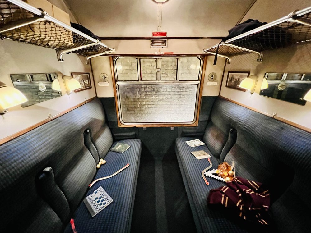 A Hogwarts compartment...