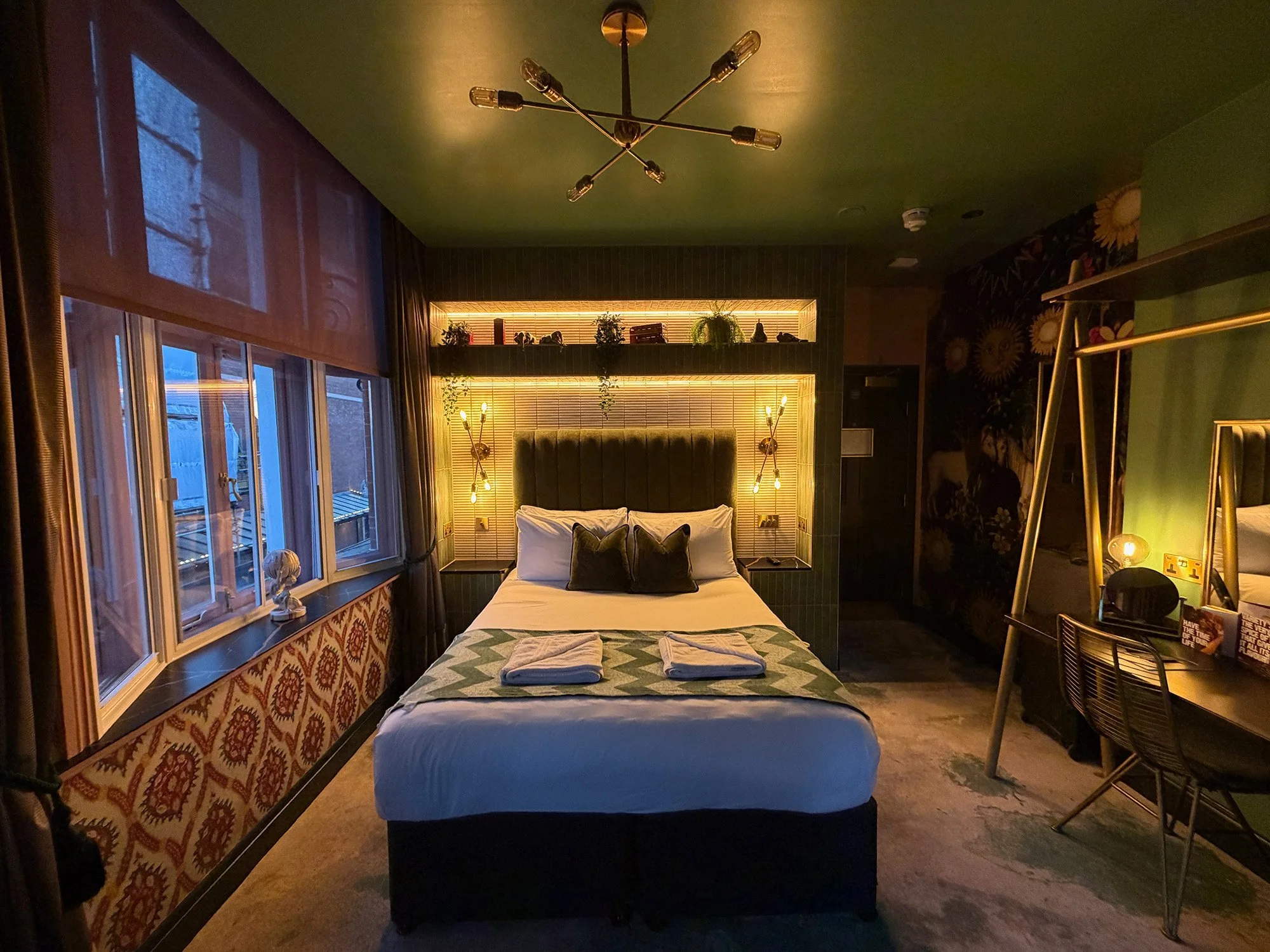 Signature Room King Bed