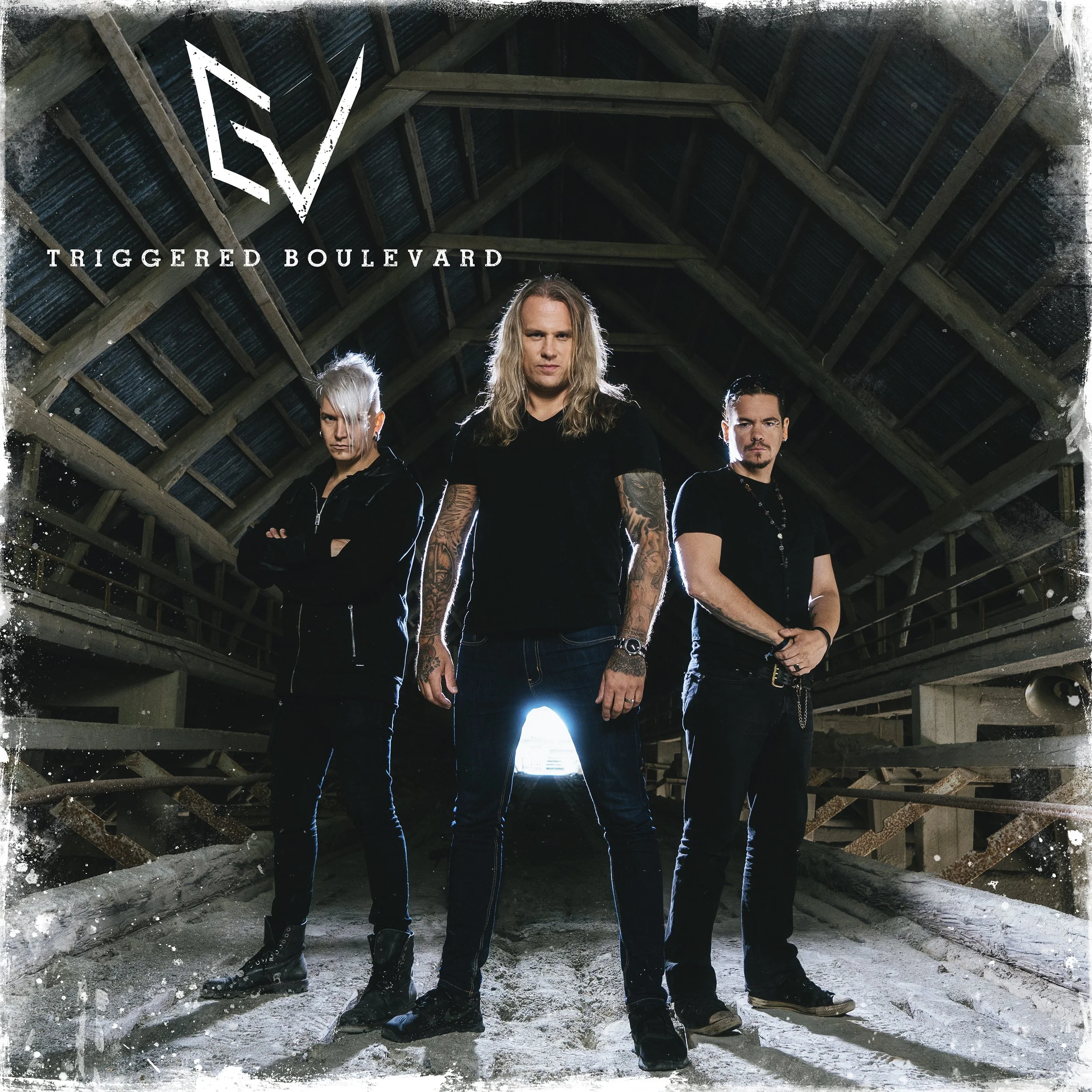 TRIGGERED BOULEVARD
(FEAT. JULES NÄVERI) - SINGLE