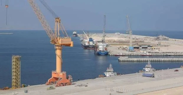 Duqm harbor.jpg