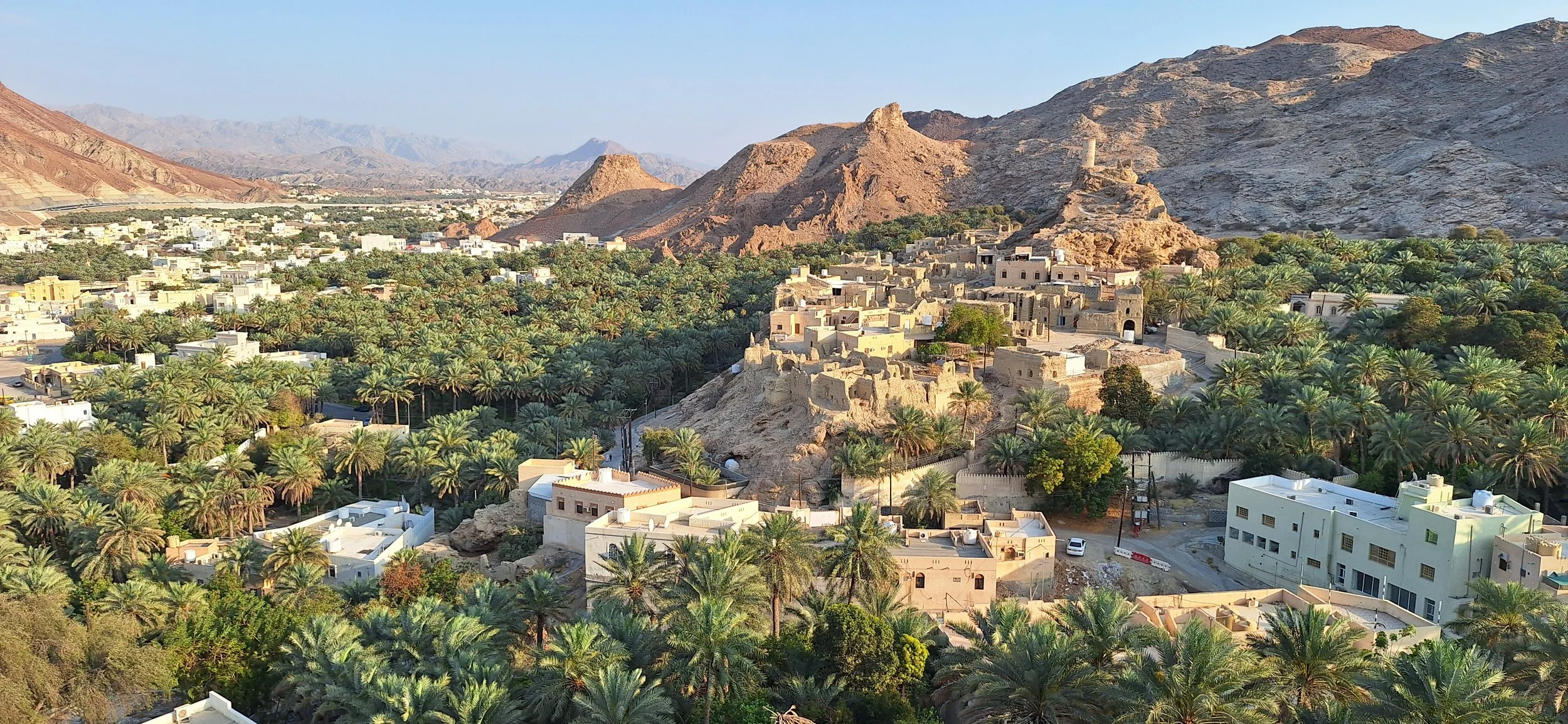 Valley between Muscat and Nizwa