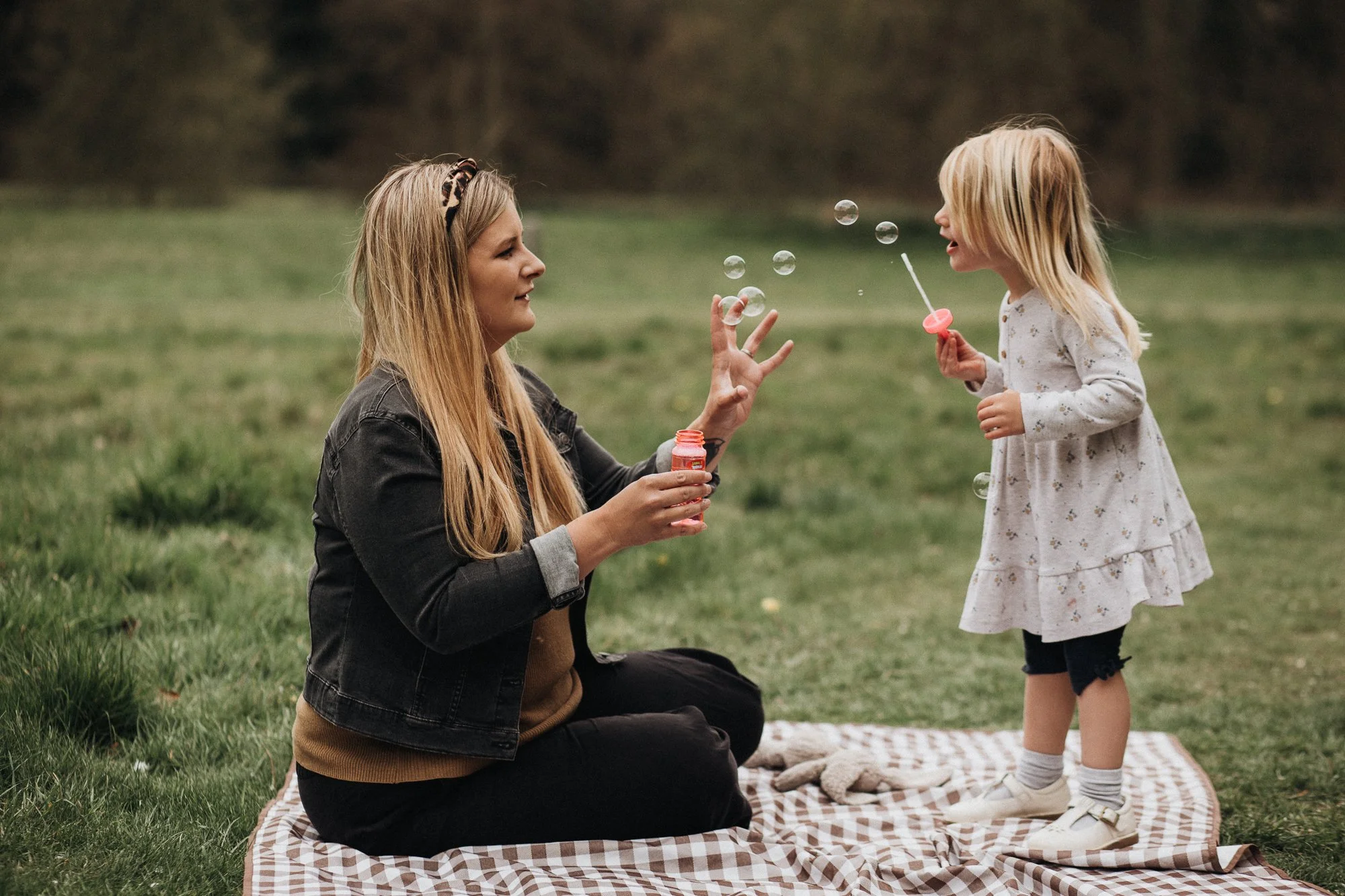 Tips For Family Photoshoot Sessions - Parents Edition