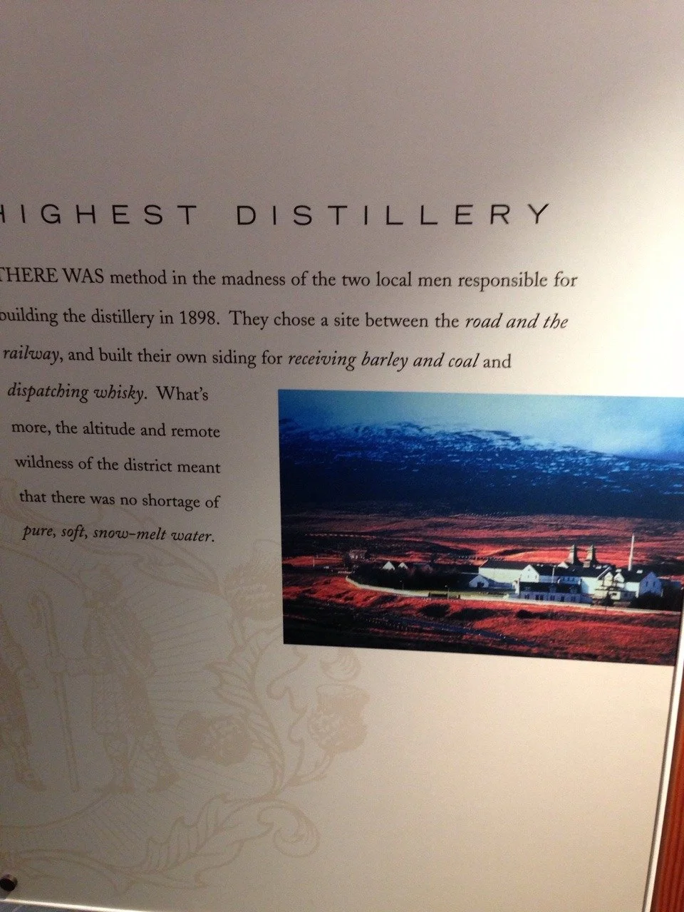Dalwhinnie Distillerie in den Highlands in Schottland