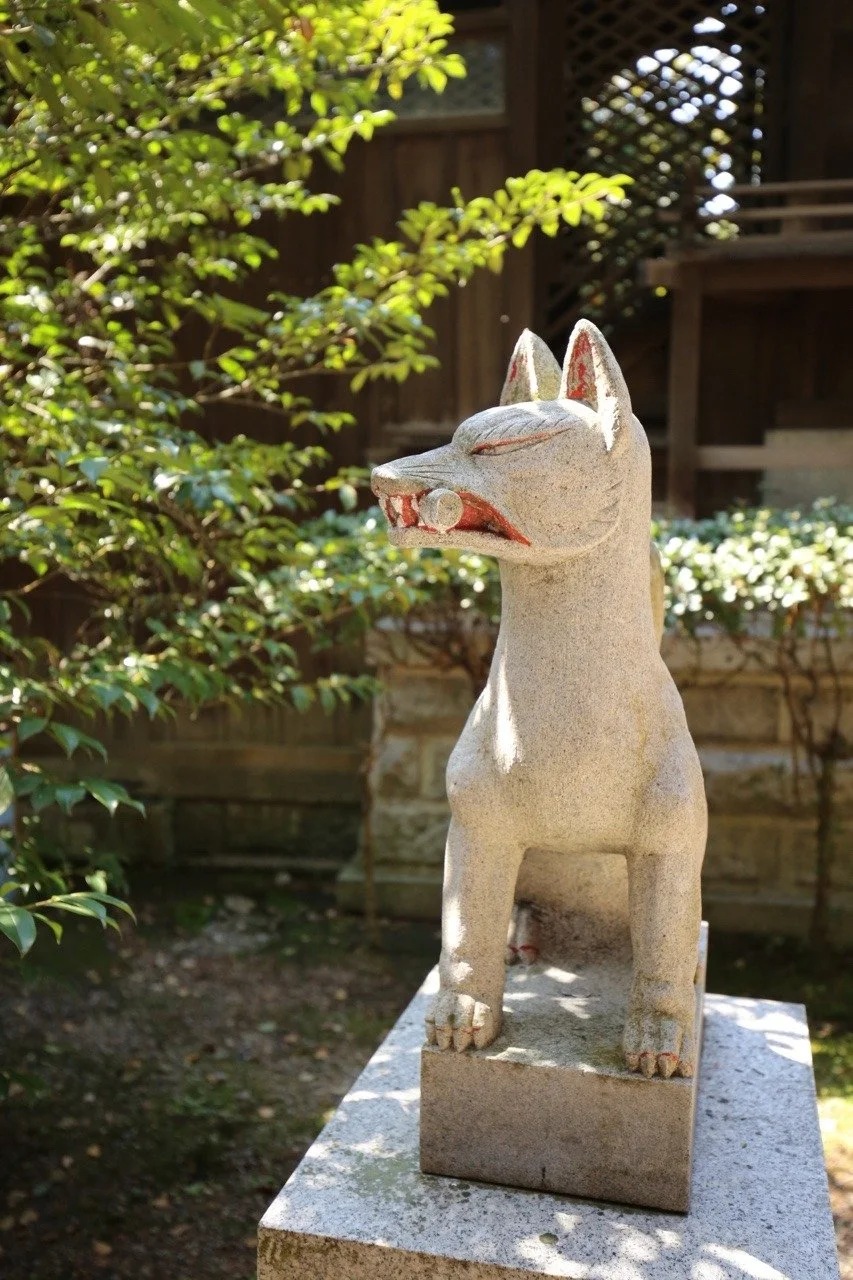 Fuchsstatue am Schrein in Himeji