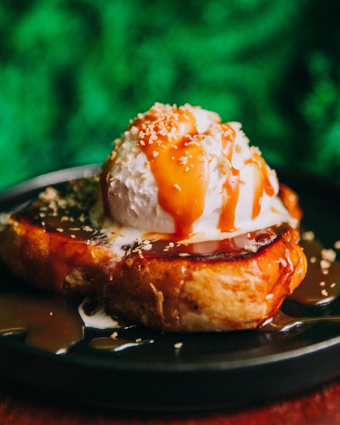 (Ph)uket it&rsquo;s the weekend 🎉

If you're looking for a tasty treat to kick off your weekend, try our newest special: (Ph)uket Toast! 

Crunchy burnt butter brioche slice, topped with coconut ice cream and finished with gooey caramel sauce. 

And