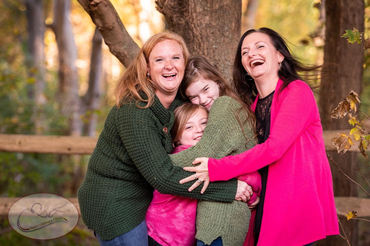 Sometimes you just need a squishy group hug! #photography#familyphotography #familyphotographer #outdoorphotography #naturallightphotography #families #fallphotography #centralmassphotography #maphotographer #nikon