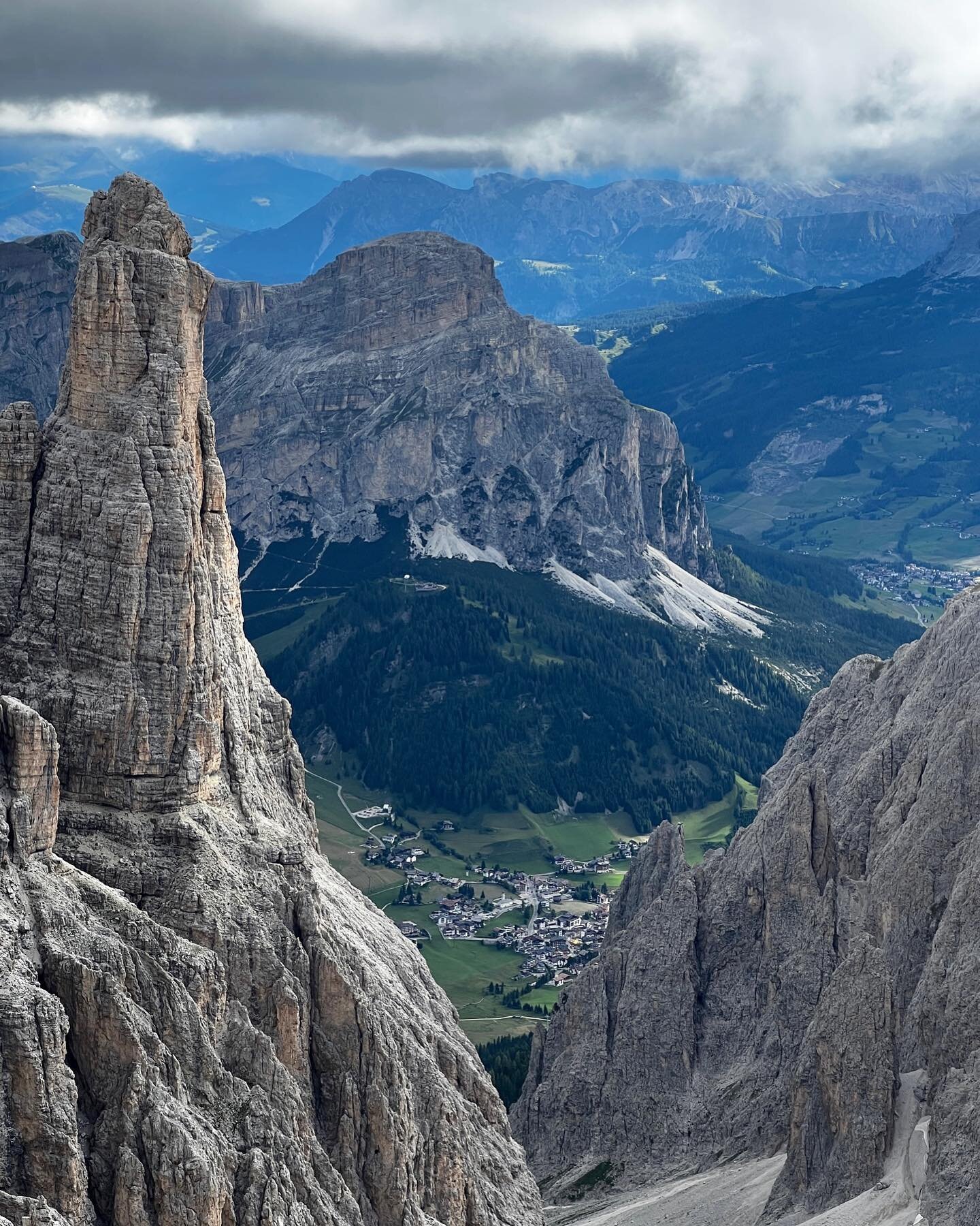 The hike to Rifugio Boe had us going up (part 2) #viaferrata #ironwalkway #up #rocks #dolomites #hike #exposure #dontlookdown #gooutsidetogoinside