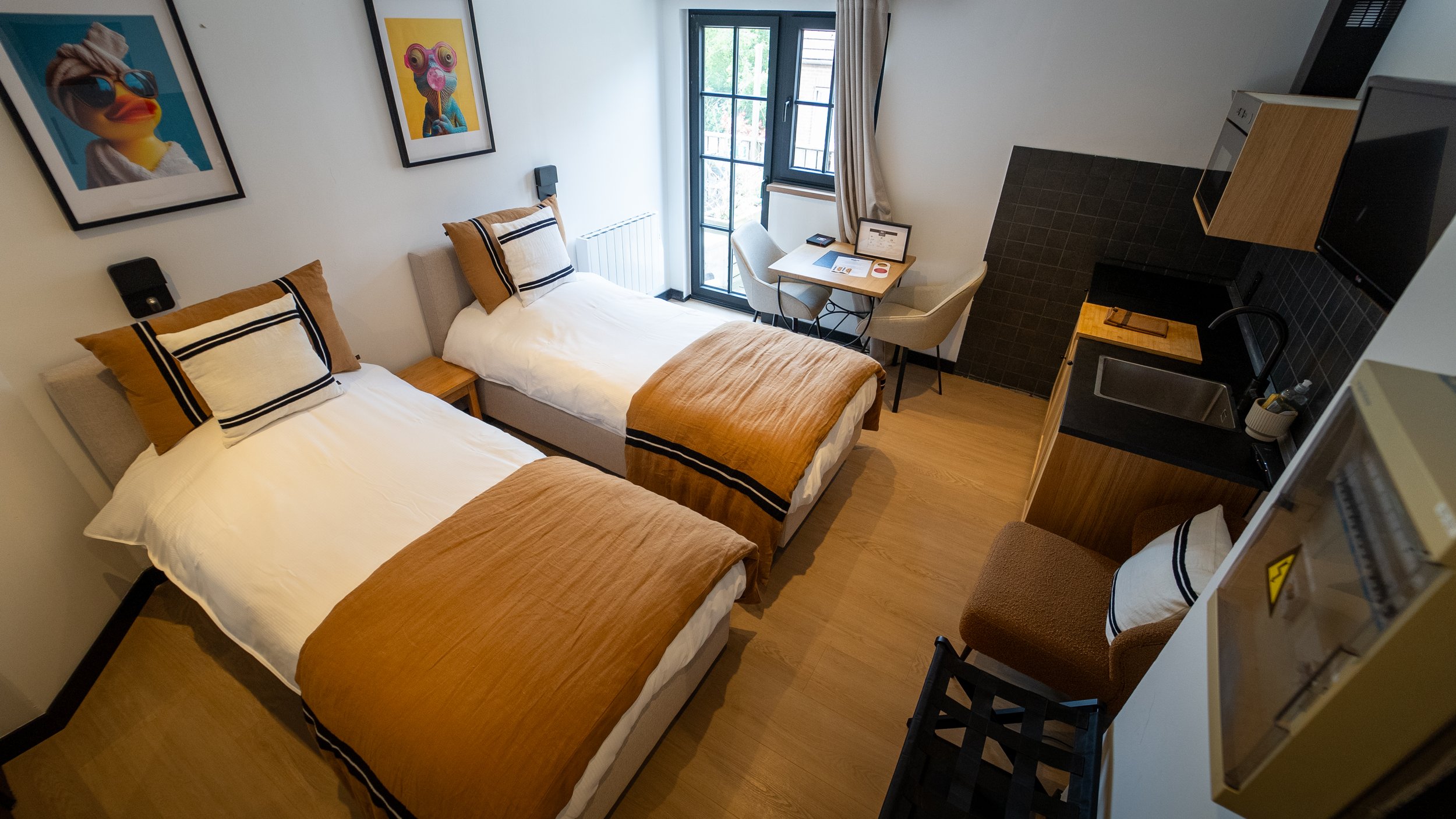 B&R Hotel Piano  chambre trwin avec cuisine et terrasse