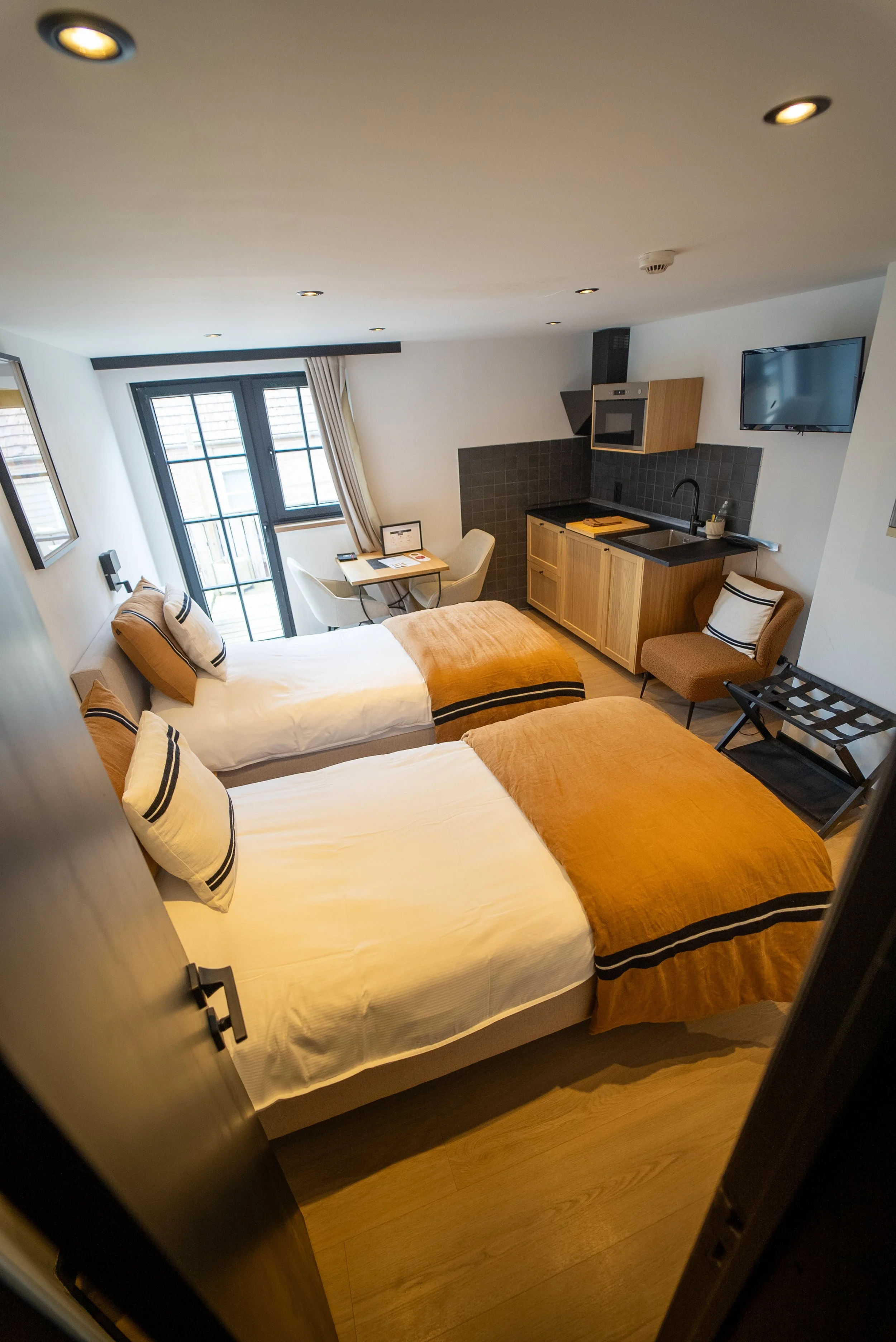 B&R Hotel Piano  chambre trwin avec cuisine et terrasse