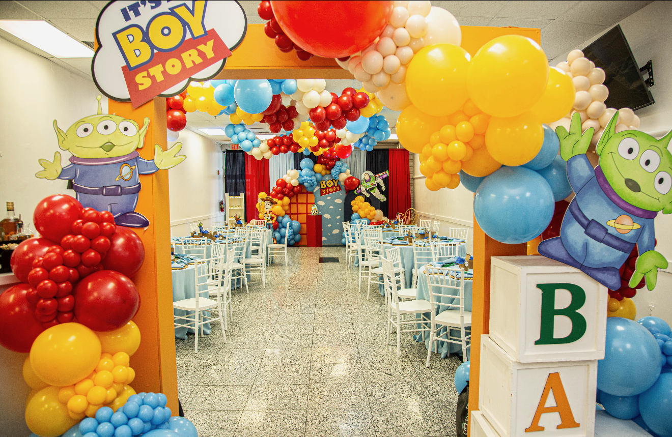 Minimalist black background with white handwritten text that says 'Sewing' inside a white circle.