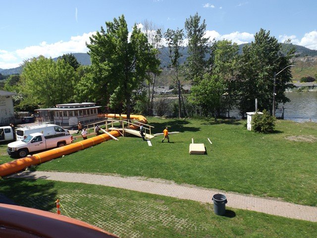 SS-Sicamous-High-Water-2017-Building-the-bridge-over-the-bladder-for-access.jpg