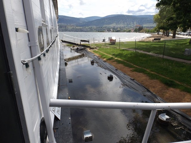 Penticton-Flood-Sicamous-View-of-high-water-around-the-hull.jpg