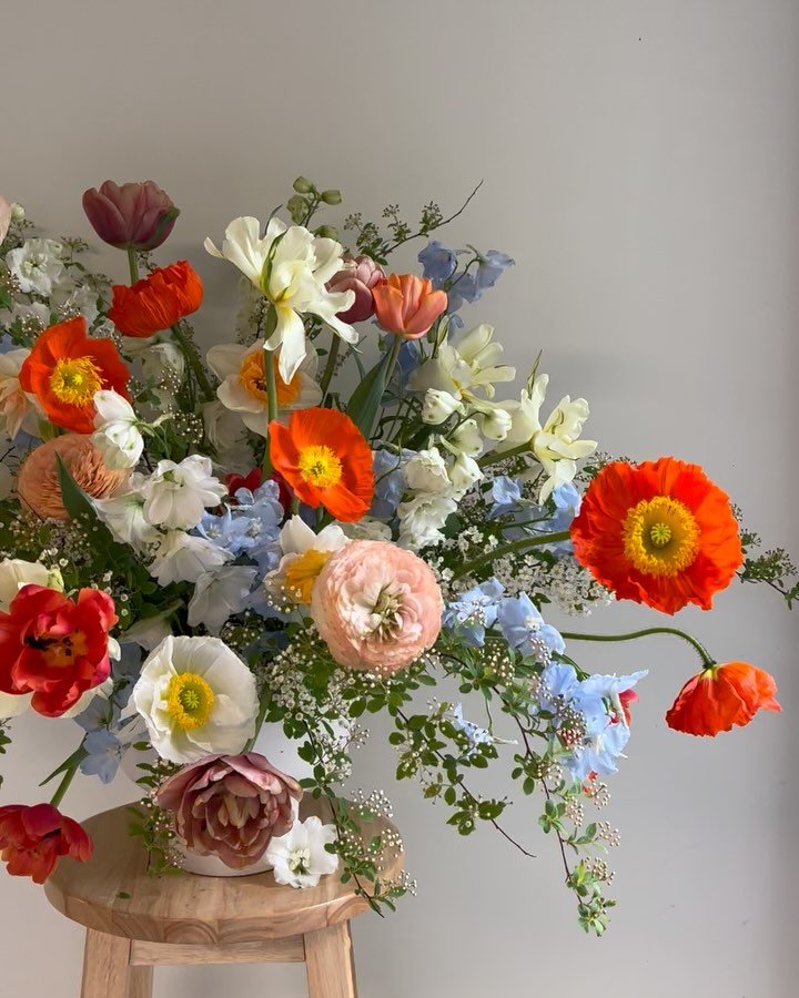 spring in all her glory. can everyone pls get married in may!? 

#springflowers #weddingflowers #weddingflorist #maineflowers #maineflorist #mainefloraldesigner 
#localflowers #newengland #newenglandflorist