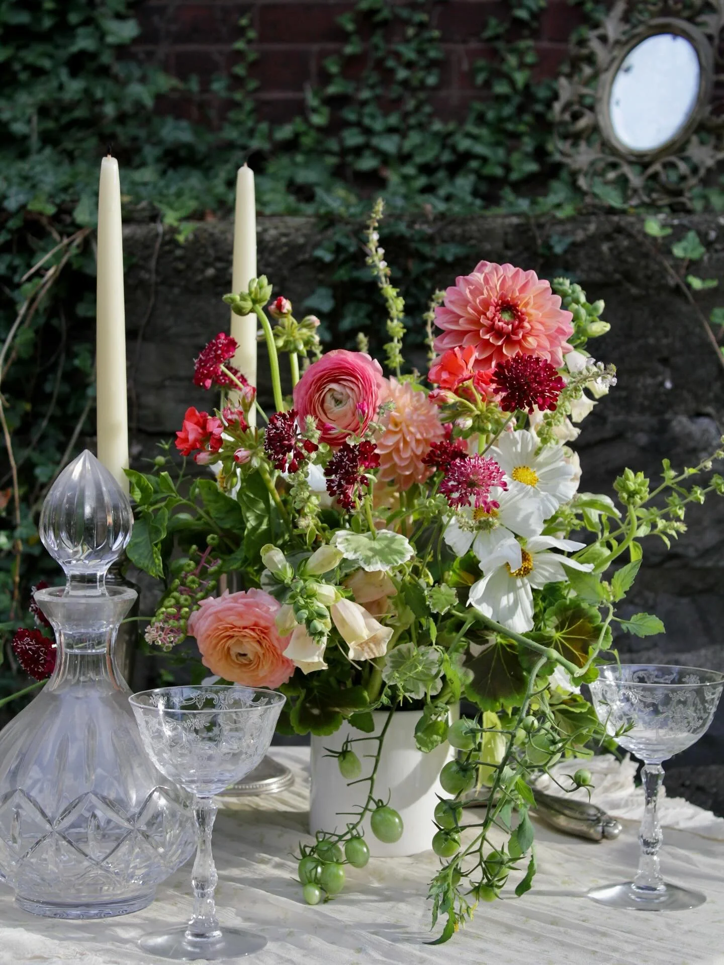 some more detailed floral shots of our enchanted garden set! styling and photography by me and @anna.lataille