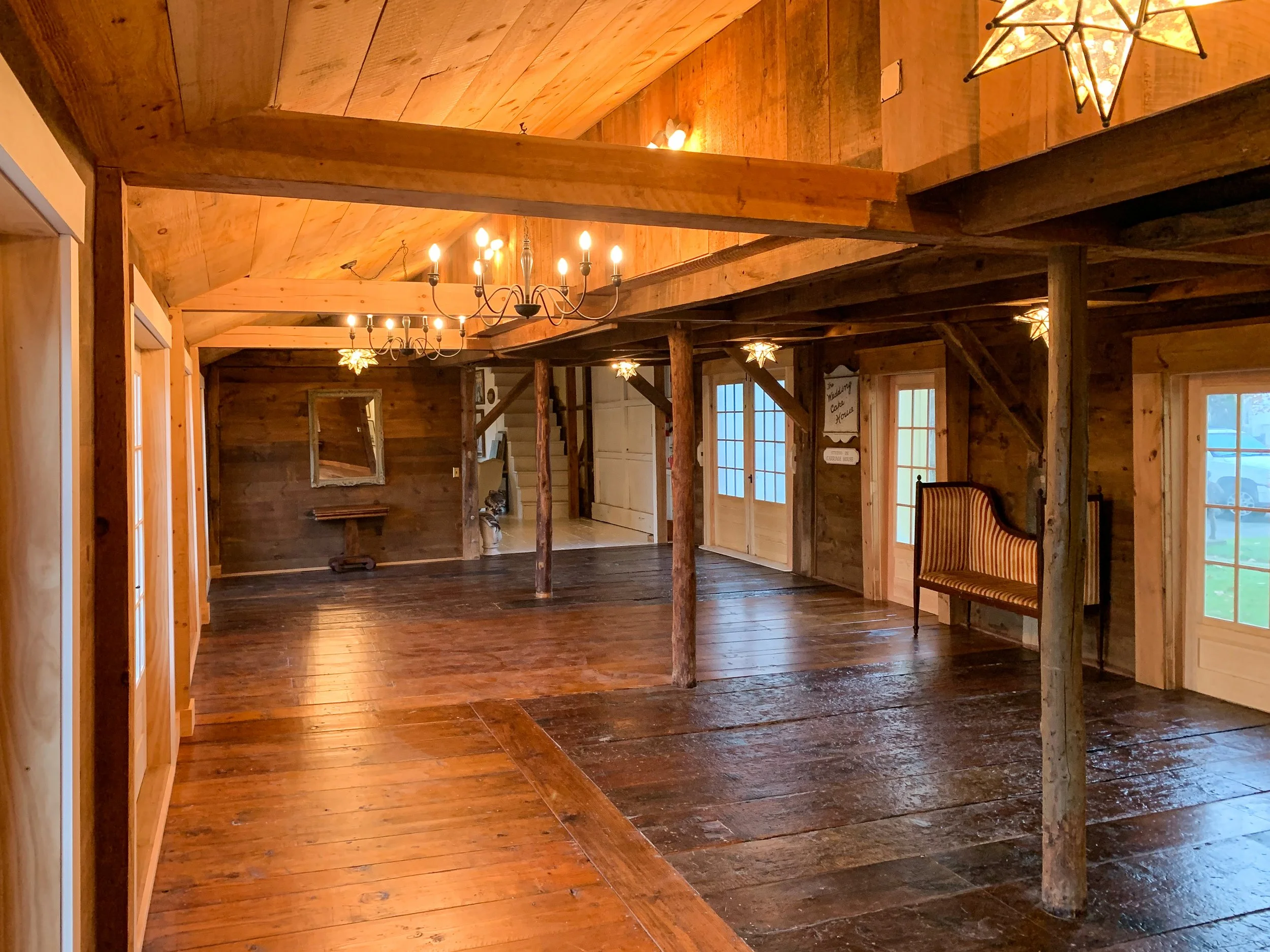 CH-SPACE WITH LIGHTING AND BENCH .jpg