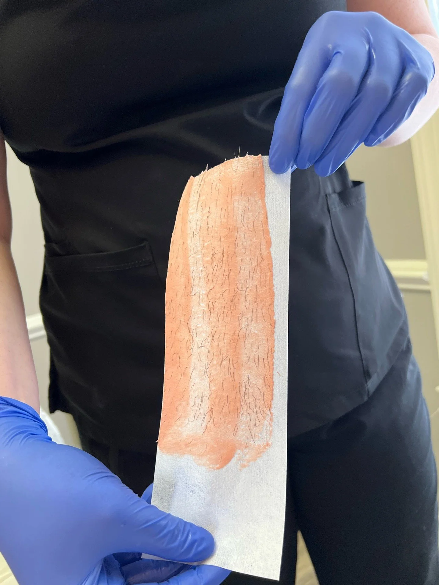 Tired of trying to keep up with shaving your legs? Give waxing a try! 🤩