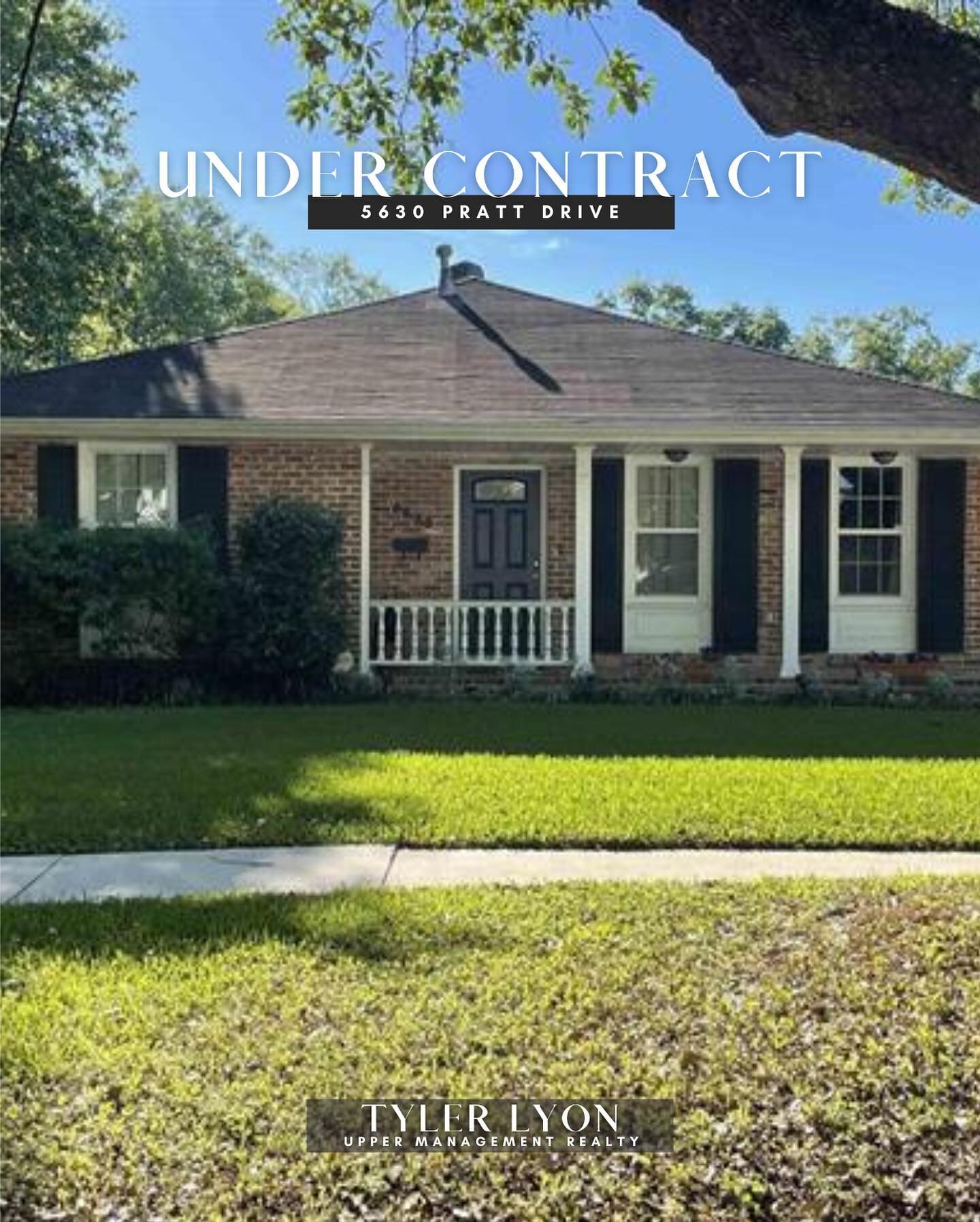 Under Contract &bull; 5630 Pratt Drive 🌴

Agent Tyler Lyon scooped up this cozy single family near Pratt Park for clients who had their eyes on the this neighborhood! Tons of space and a huge yard &mdash; an ideal combo. 👏

📍5630 Pratt Dr.
&bull; 