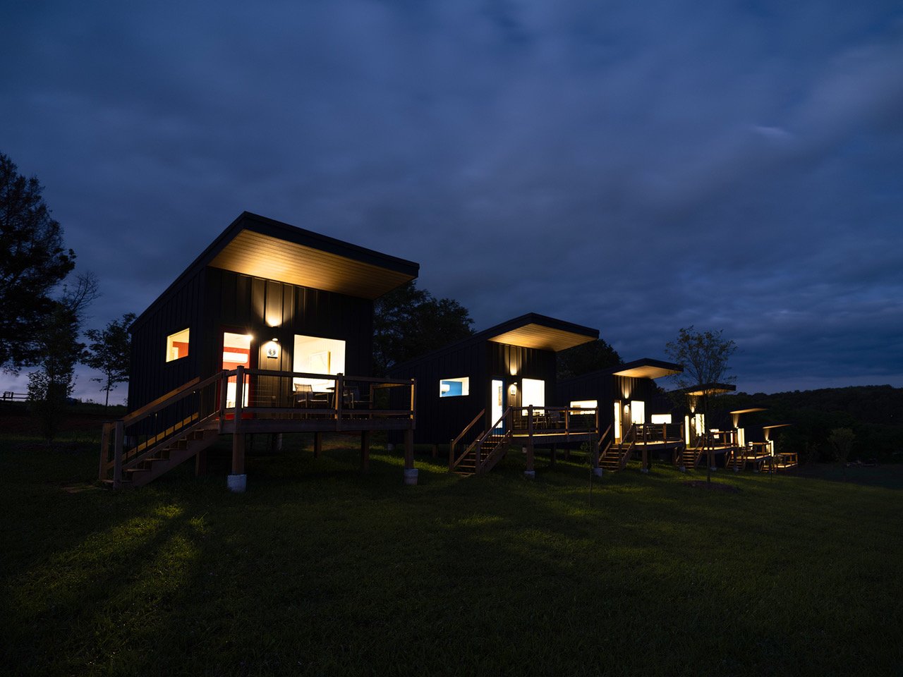Cabins_night_1.jpeg
