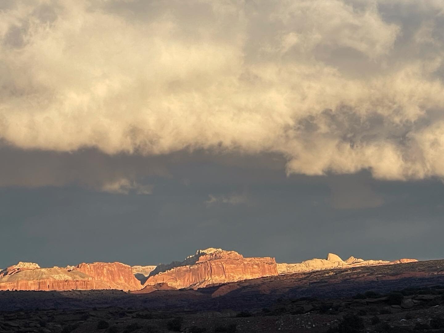 Mighty nice place to gather with your family for Thanksgiving! I hope your holiday was just as lovely. #capitolreefnationalpark #stormclouds